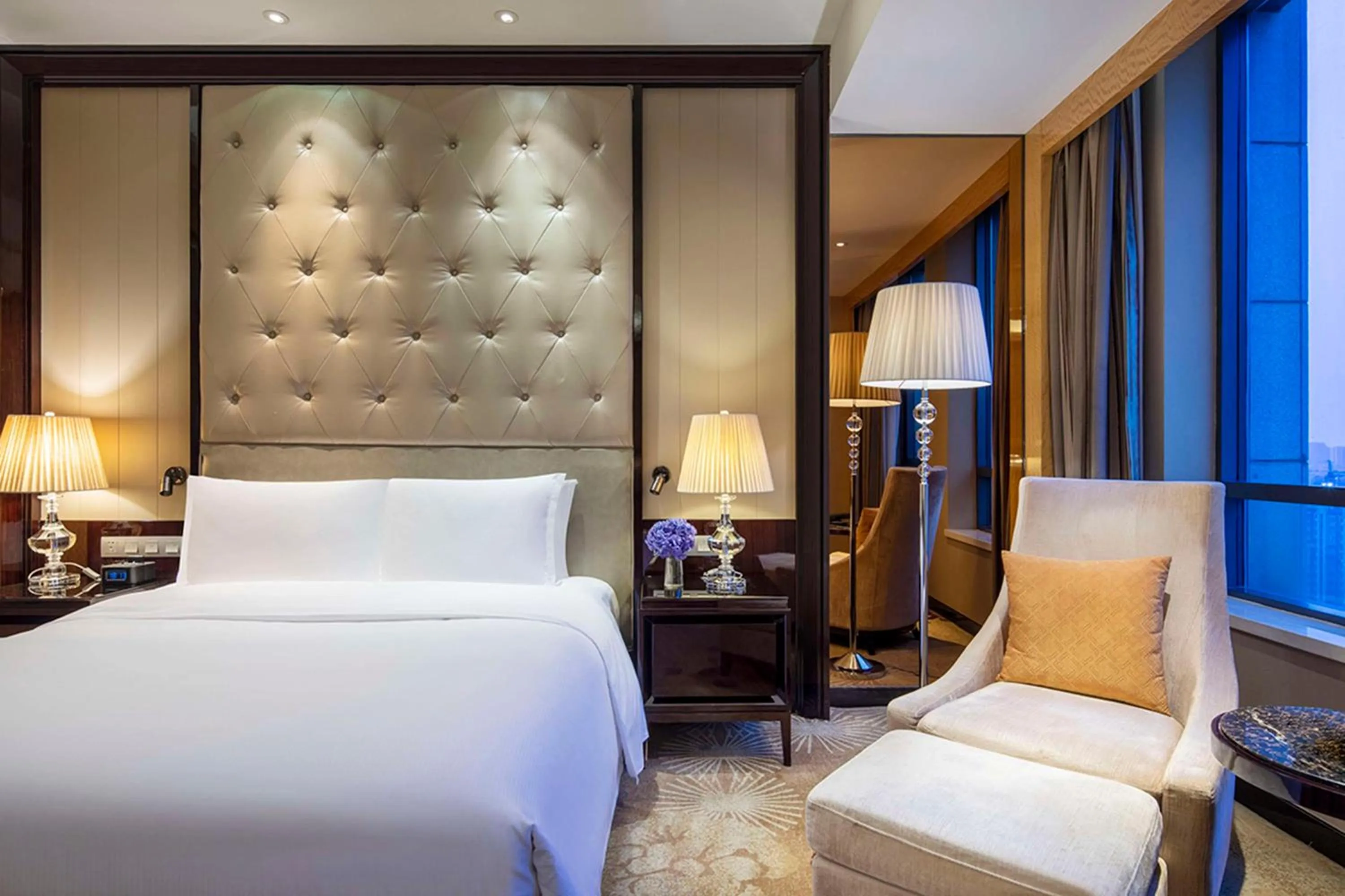 Executive King Room with Access to Executive Lounge in Hilton Nanjing