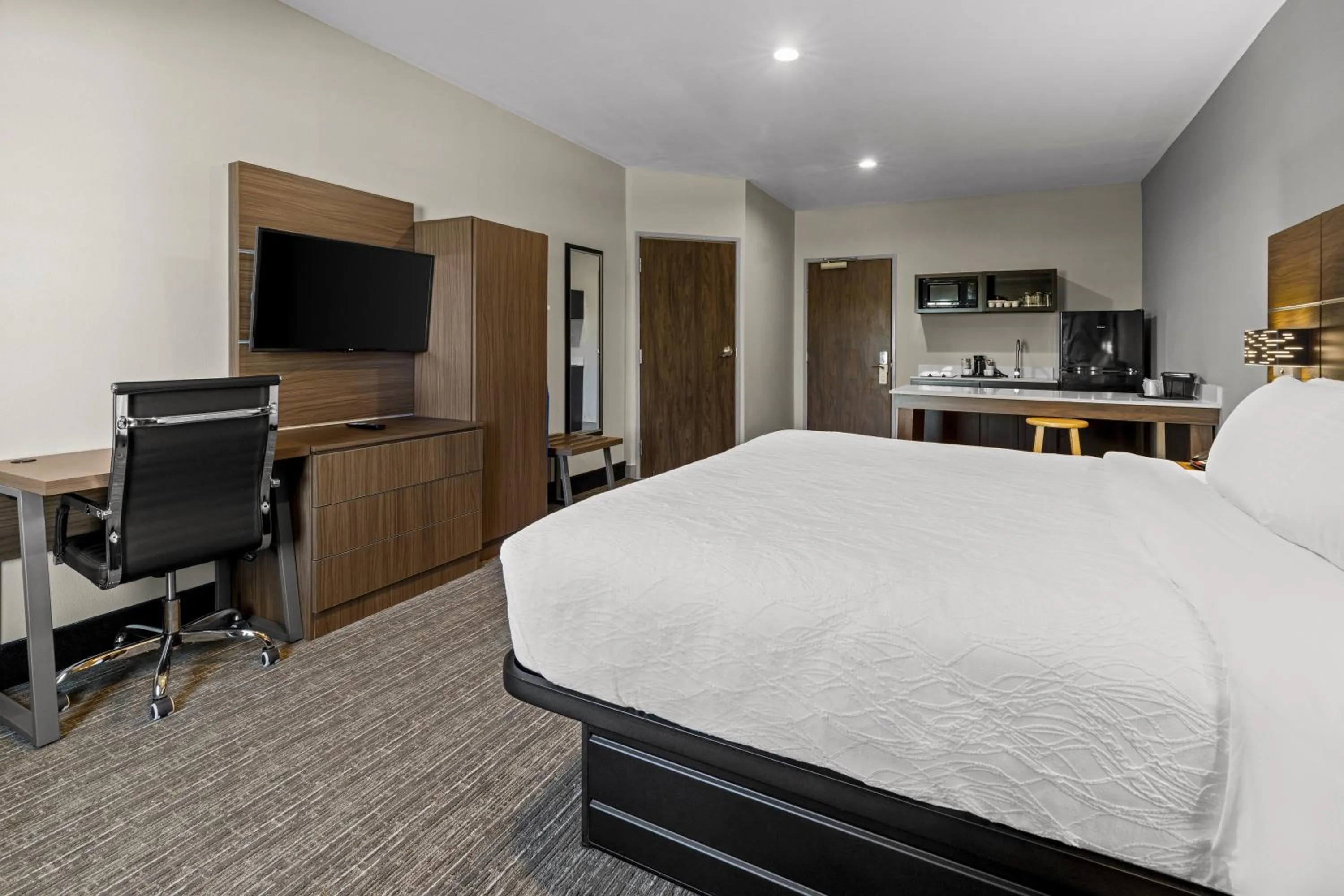 Deluxe King Suite in The Mulberry Hotel