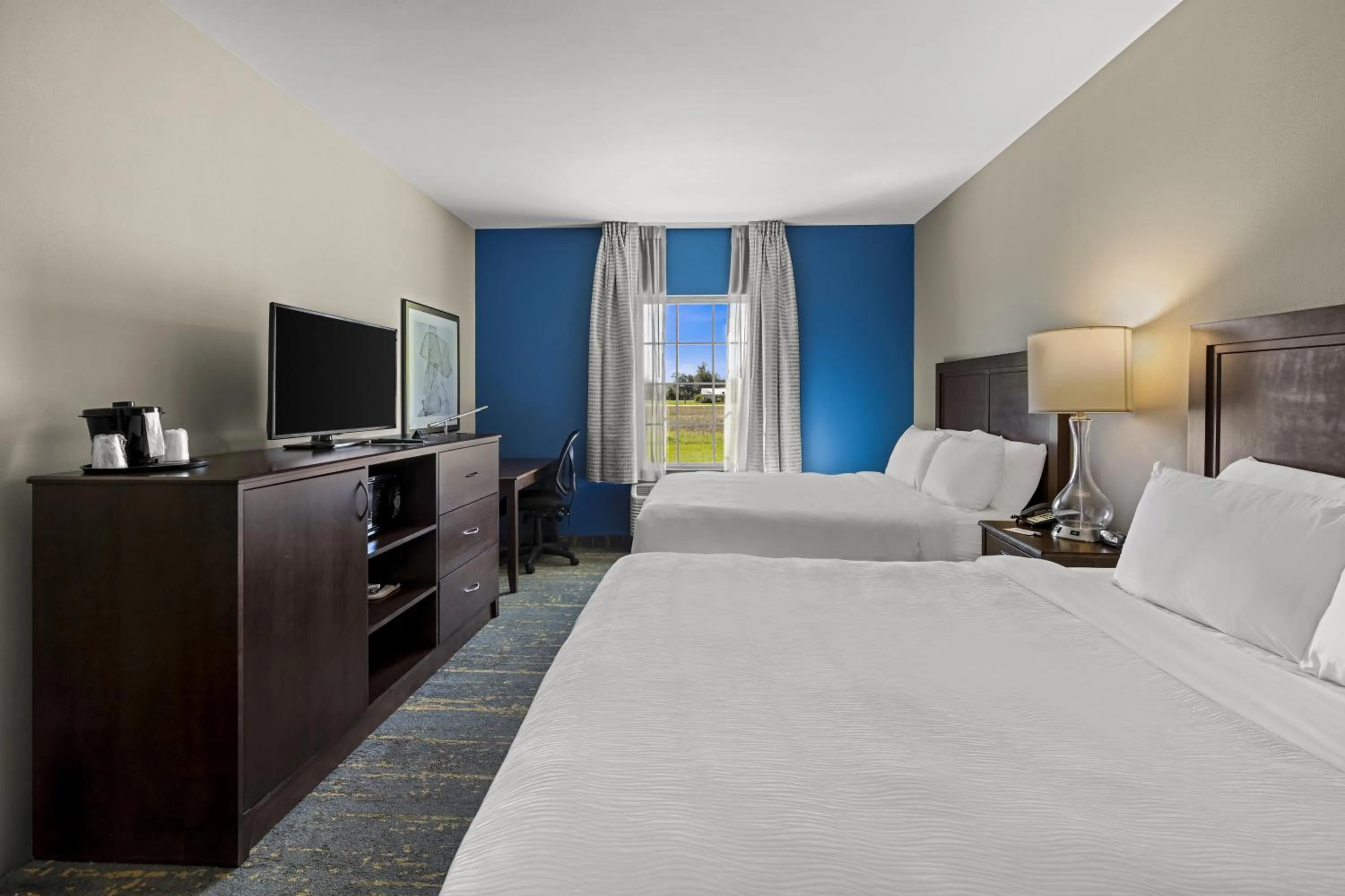 Deluxe Queen Suite in The Mulberry Hotel