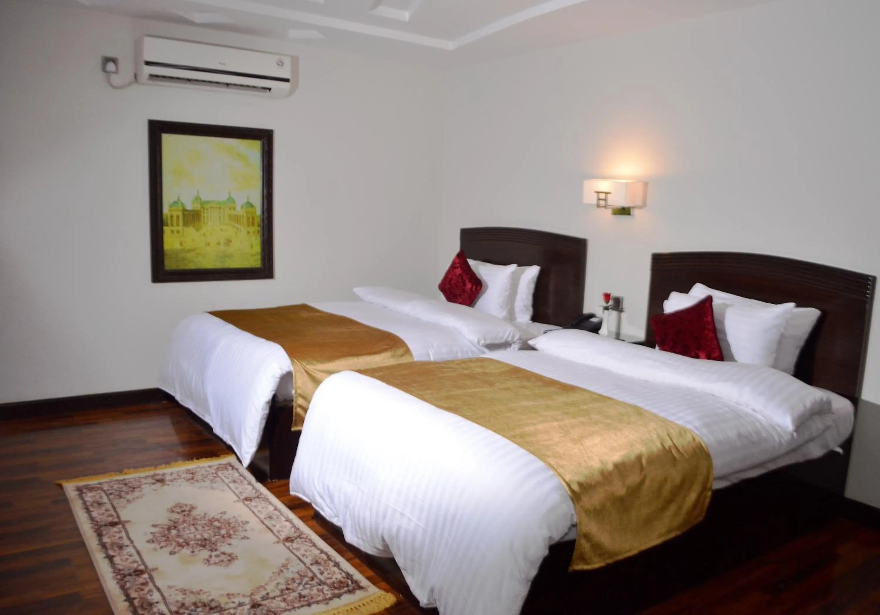 Deluxe Twin Room in Hotel One Sukkur
