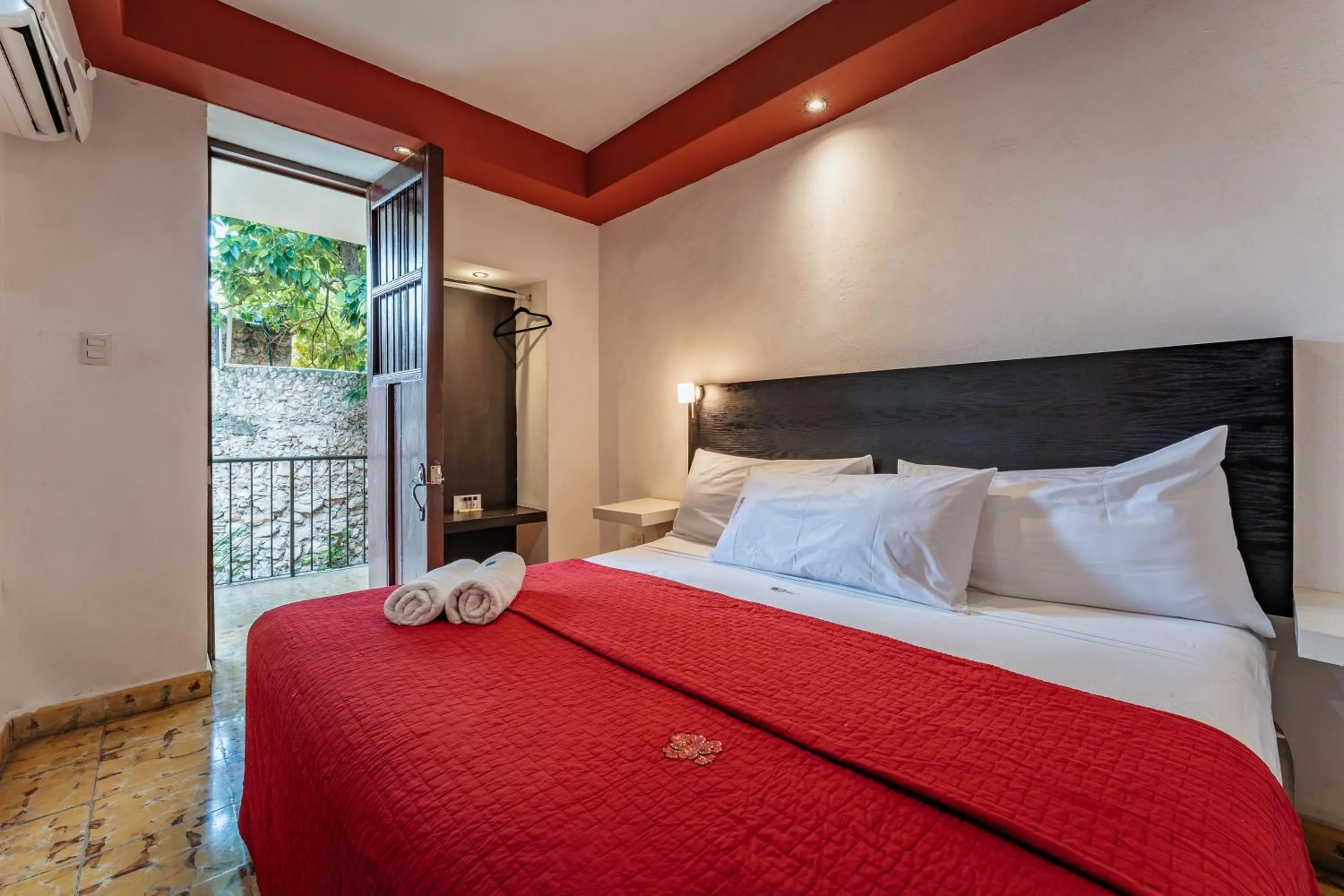 Standard King Room in Hotel Santiago