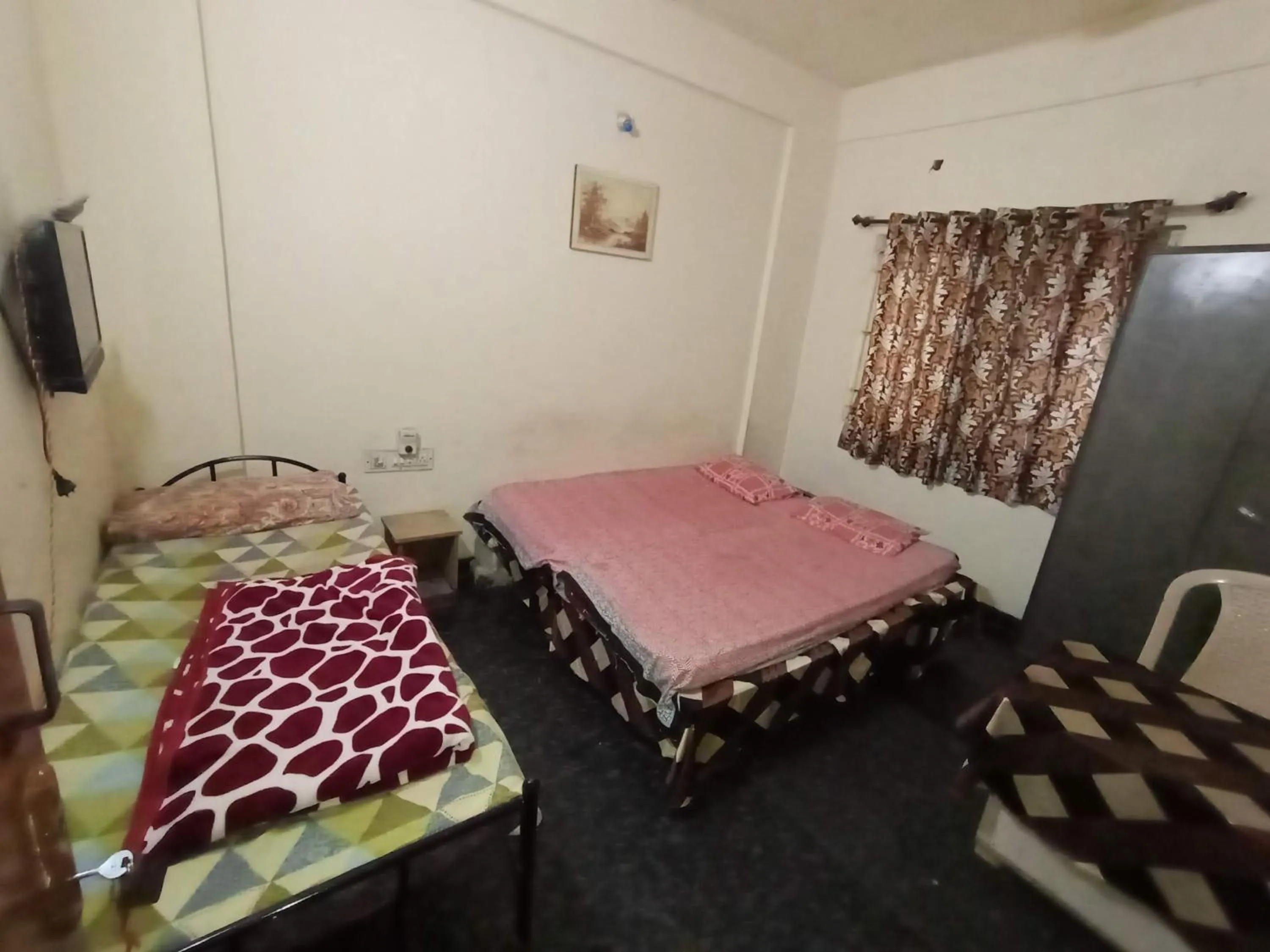 Triple Room with Private Bathroom - single occupancy in Professionals Pride PG