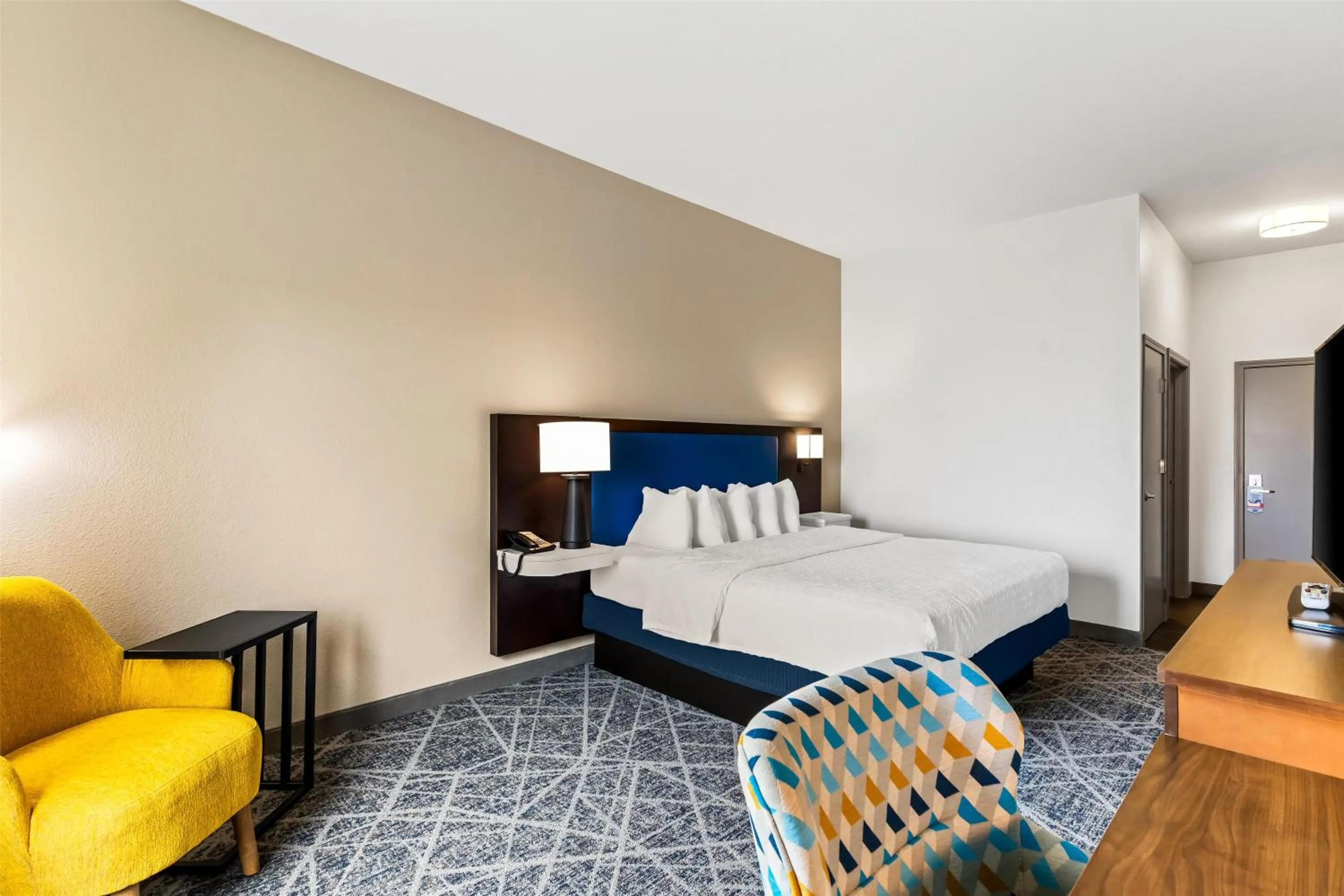 King Room with King Bed - Non-Smoking in Hampton Inn Laramie