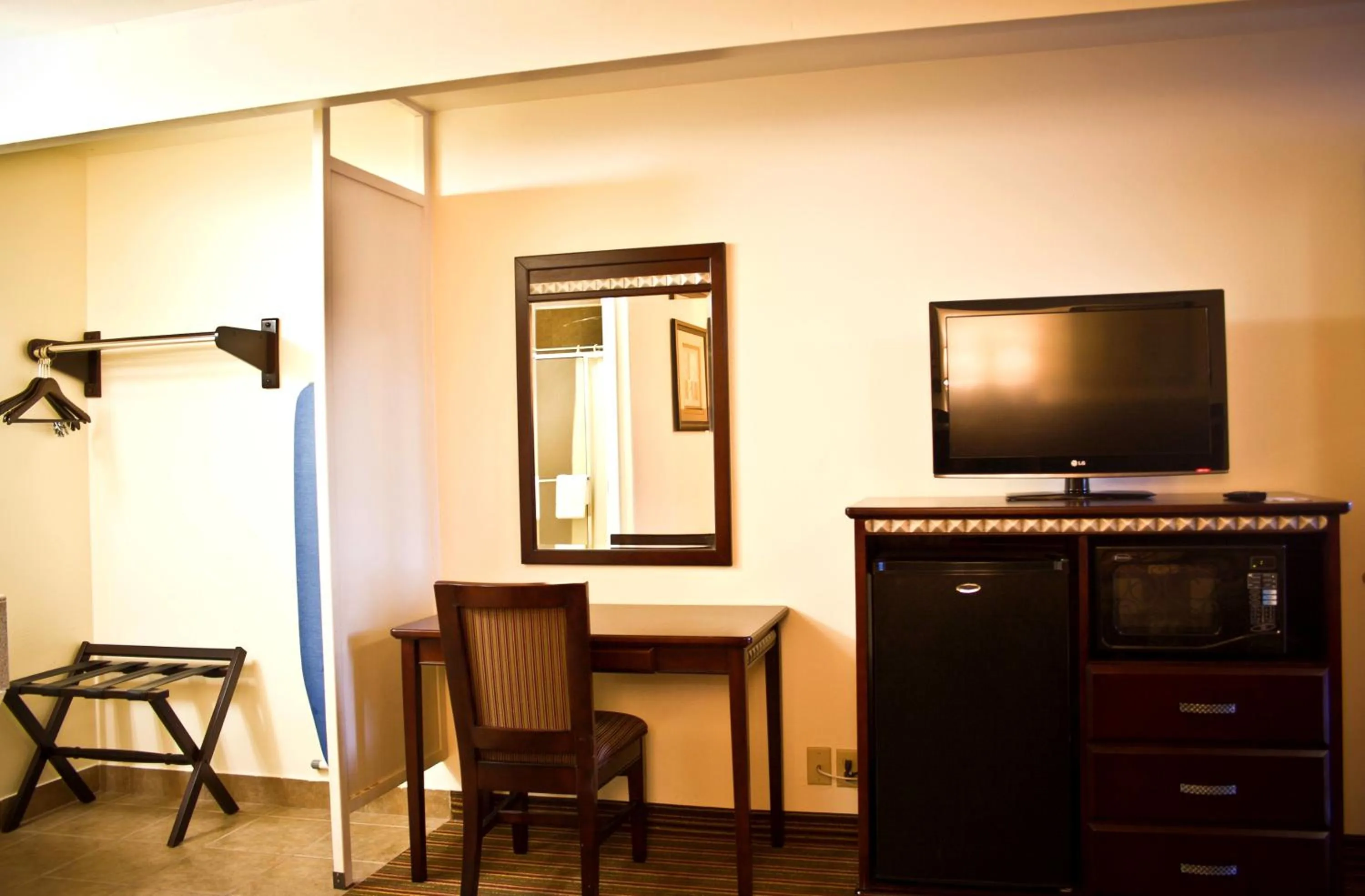 King Room in Whispering Palms Inn