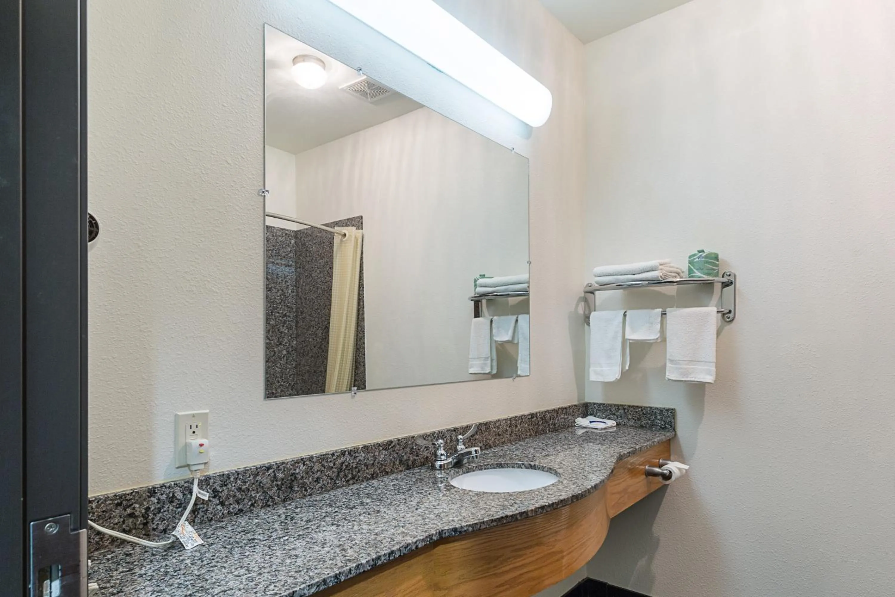 Queen Room with Two Queen Beds with Kitchenette - Non-Smoking in Budget Inn Ganado