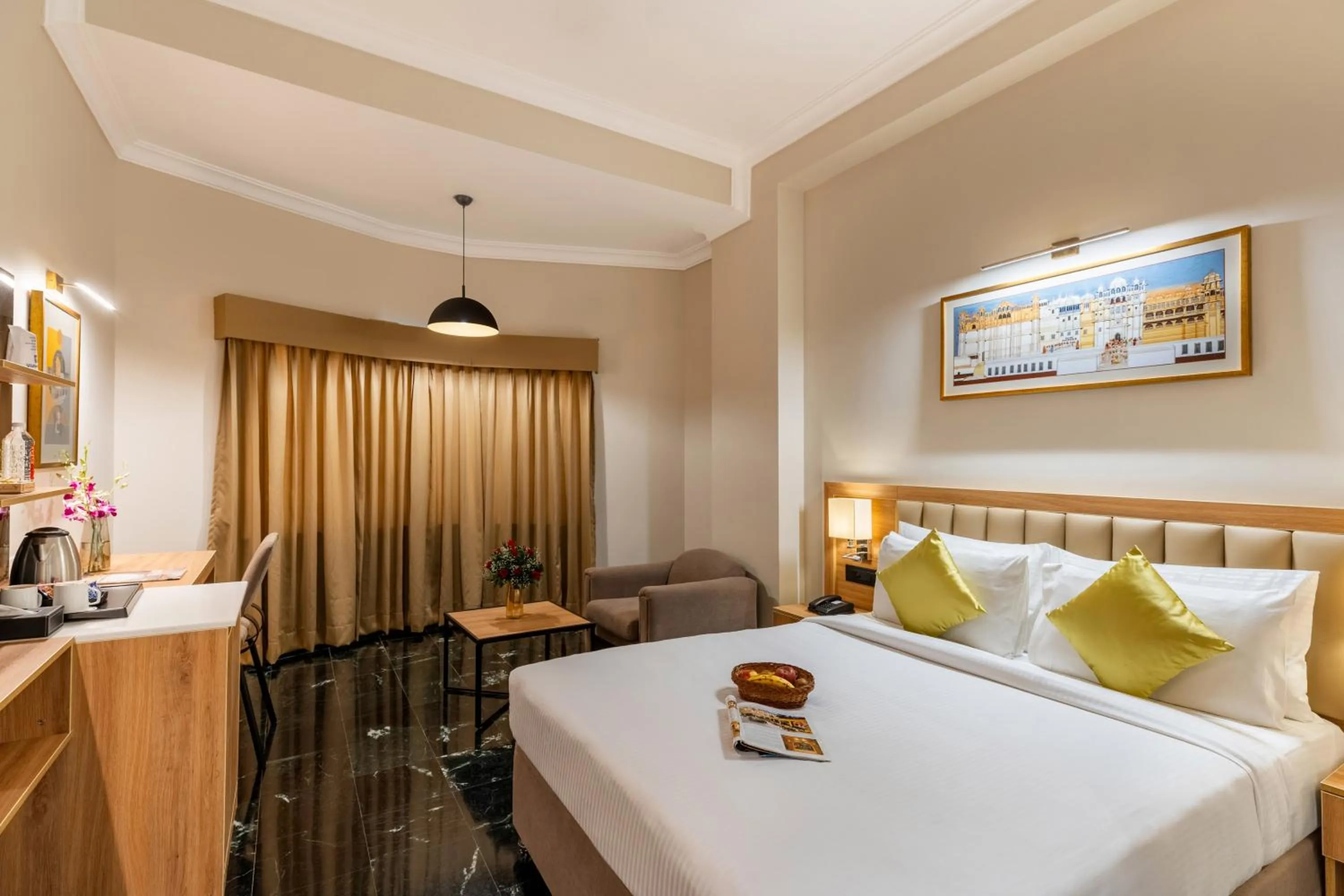 Deluxe Queen Room in Hotel Vishnupriya