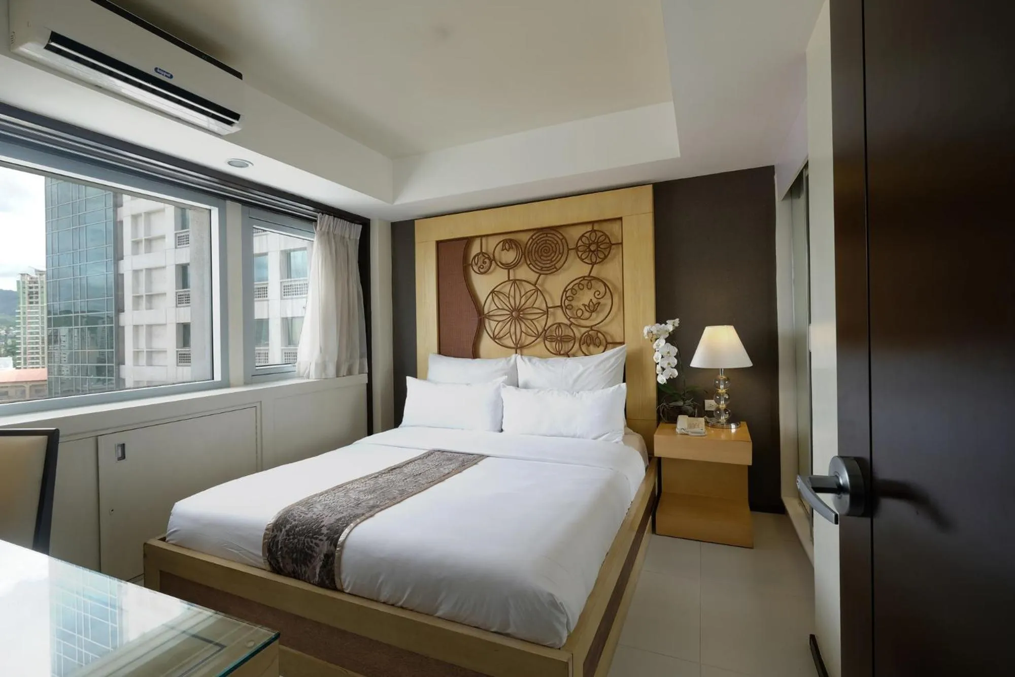 Junior Suite Double - Leisure Stay in Quest Hotel & Conference Center Cebu