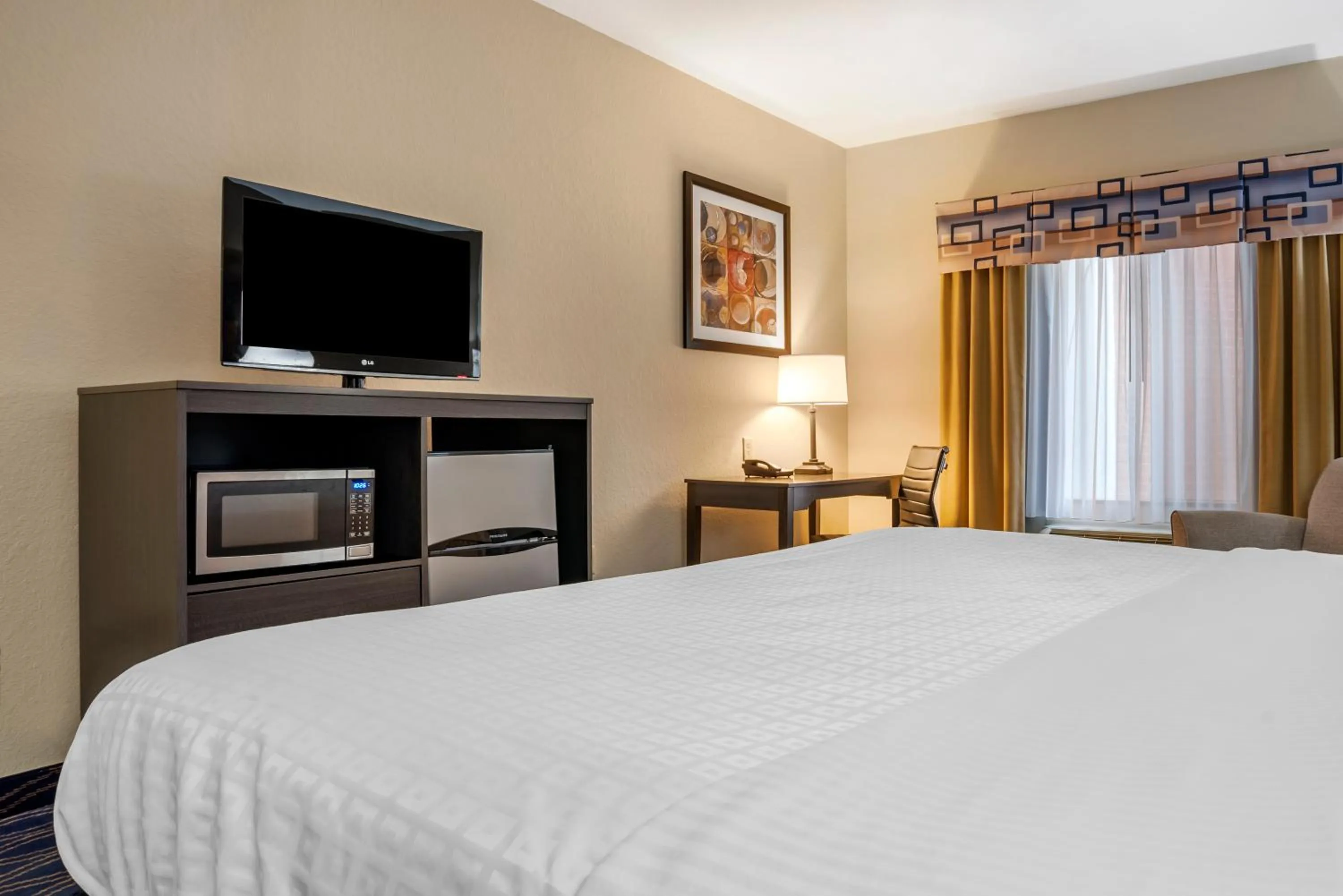 King Room - Non-Smoking in Best Western Troy Inn