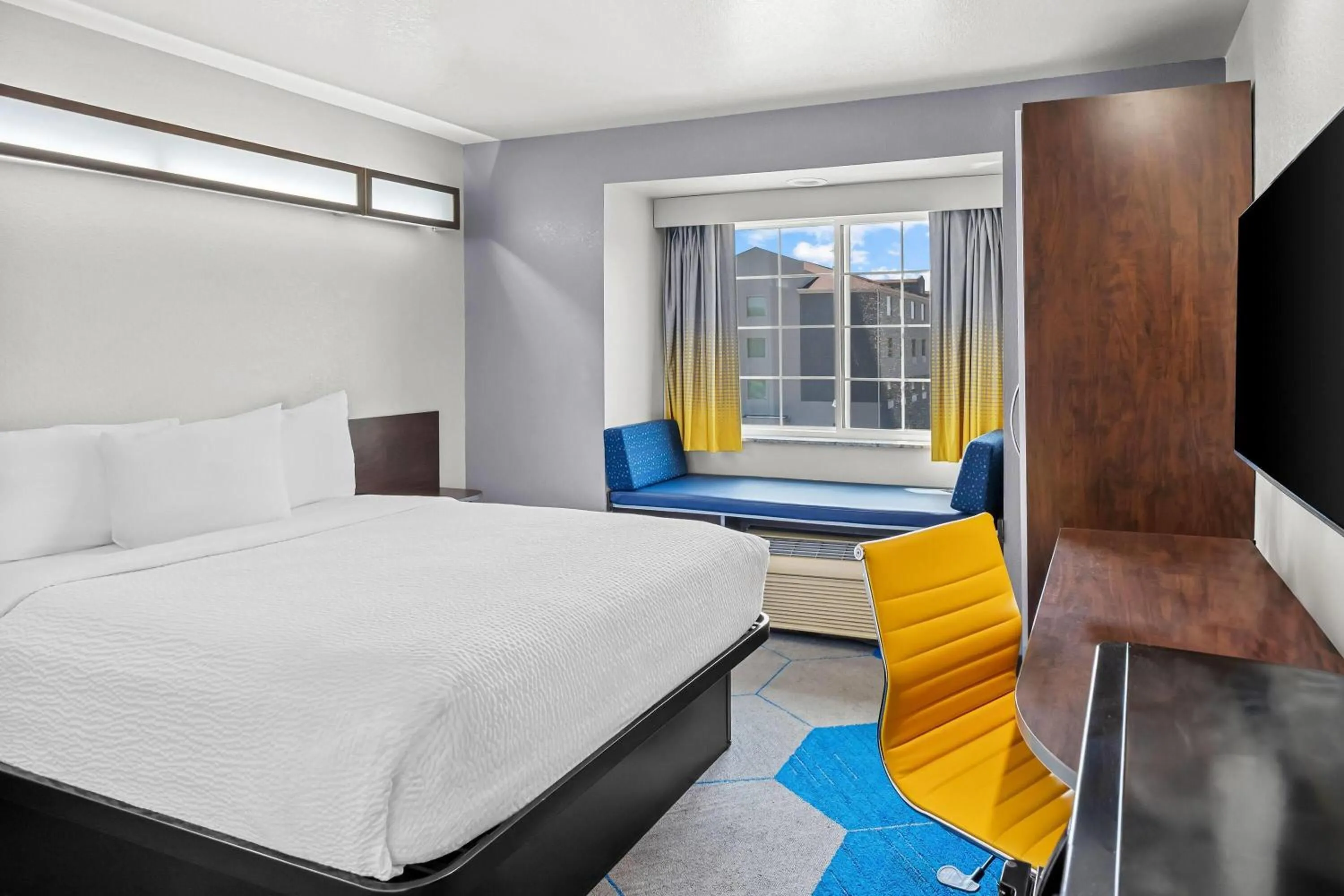 Queen Room - Non-Smoking in Microtel Inn & Suites by Wyndham Searcy