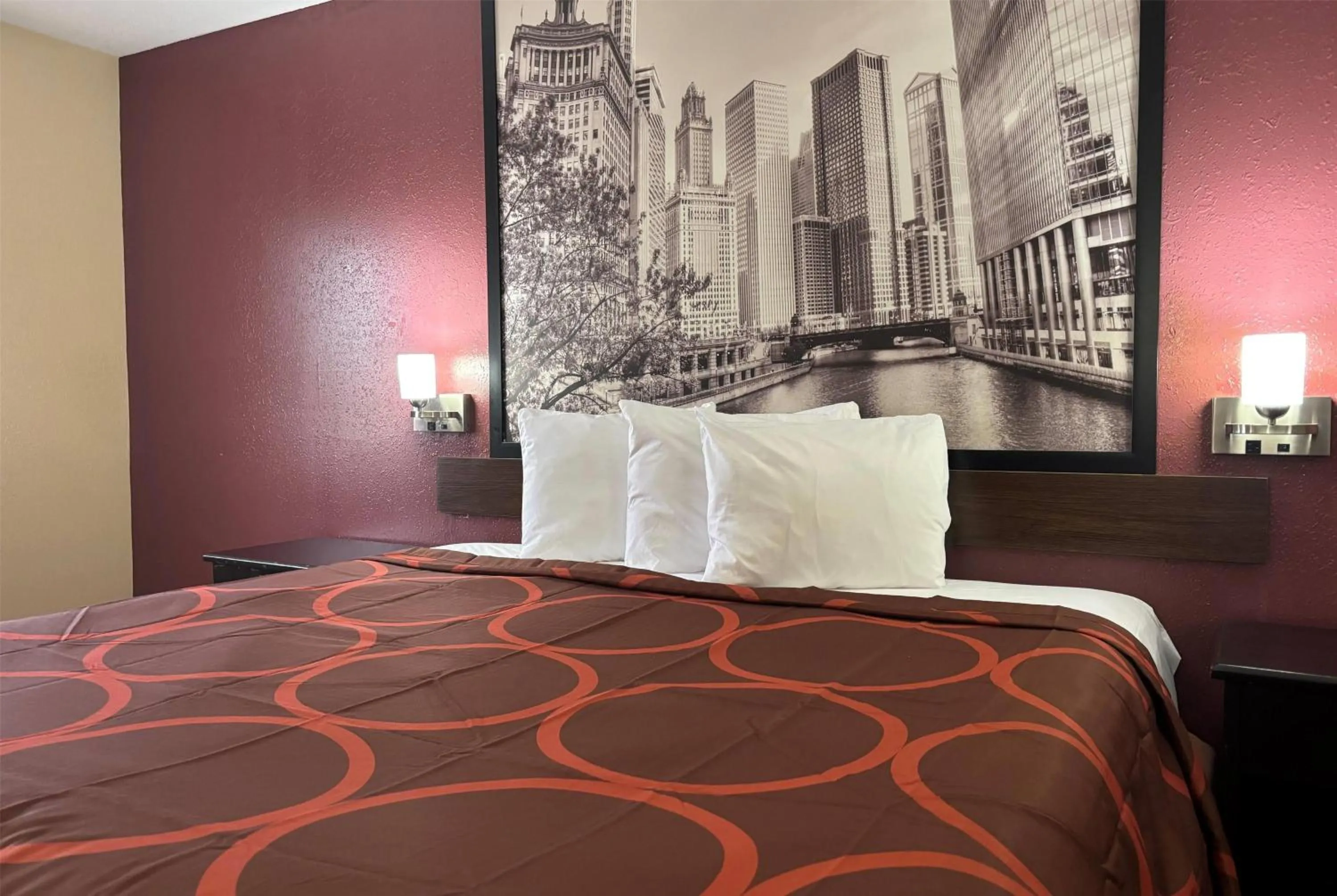 Queen Room - Disability Access/Non-Smoking in Super 8 by Wyndham Paris IL