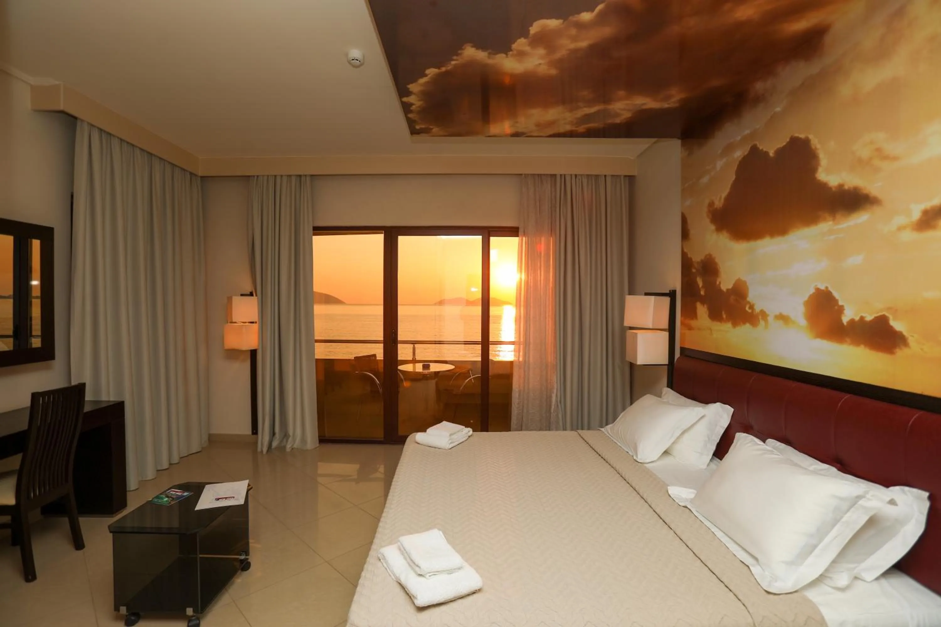 Deluxe Double Room with Sea View in Hotel New York