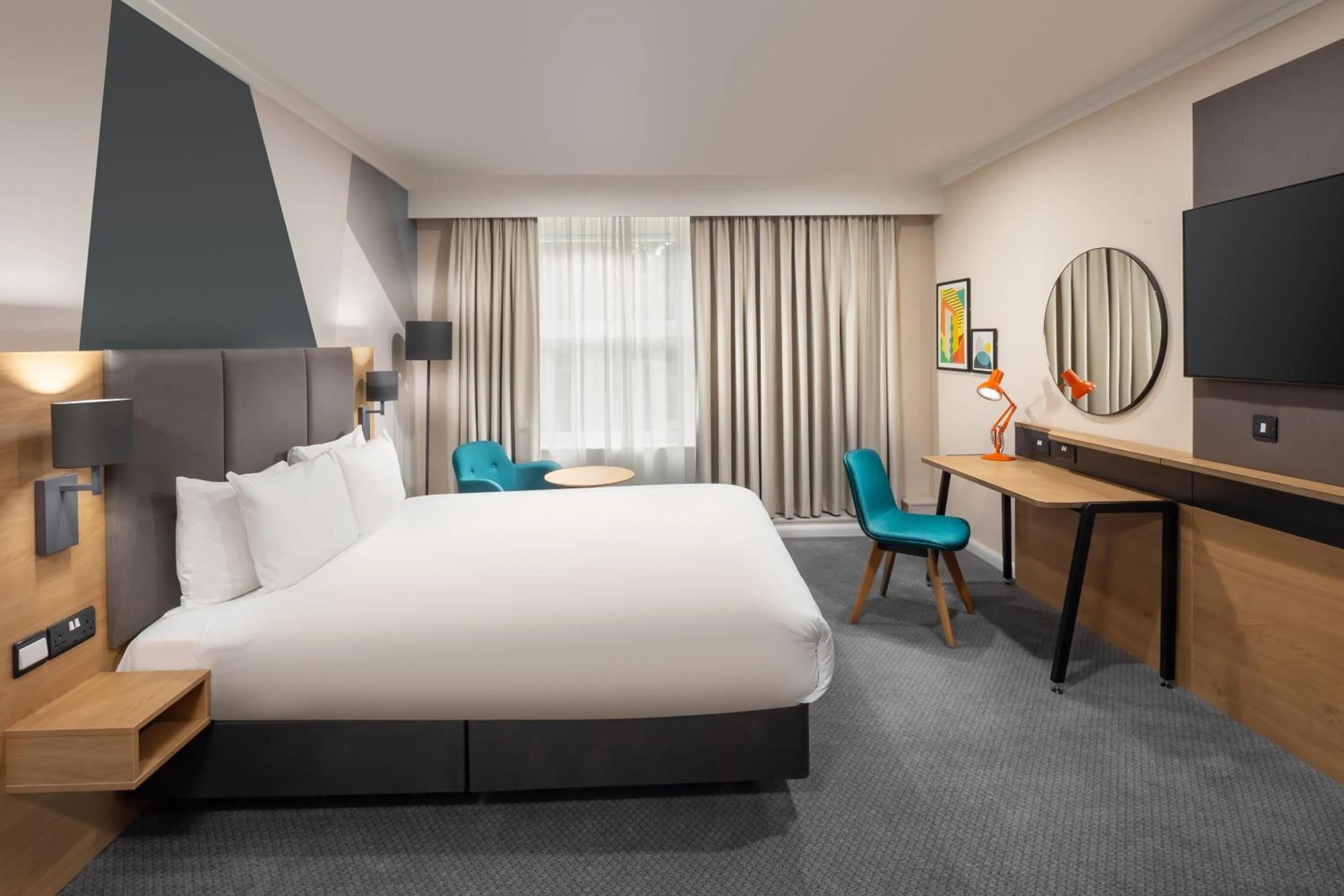 Standard Queen Room - Disability Access in Holiday Inn Farnborough by IHG