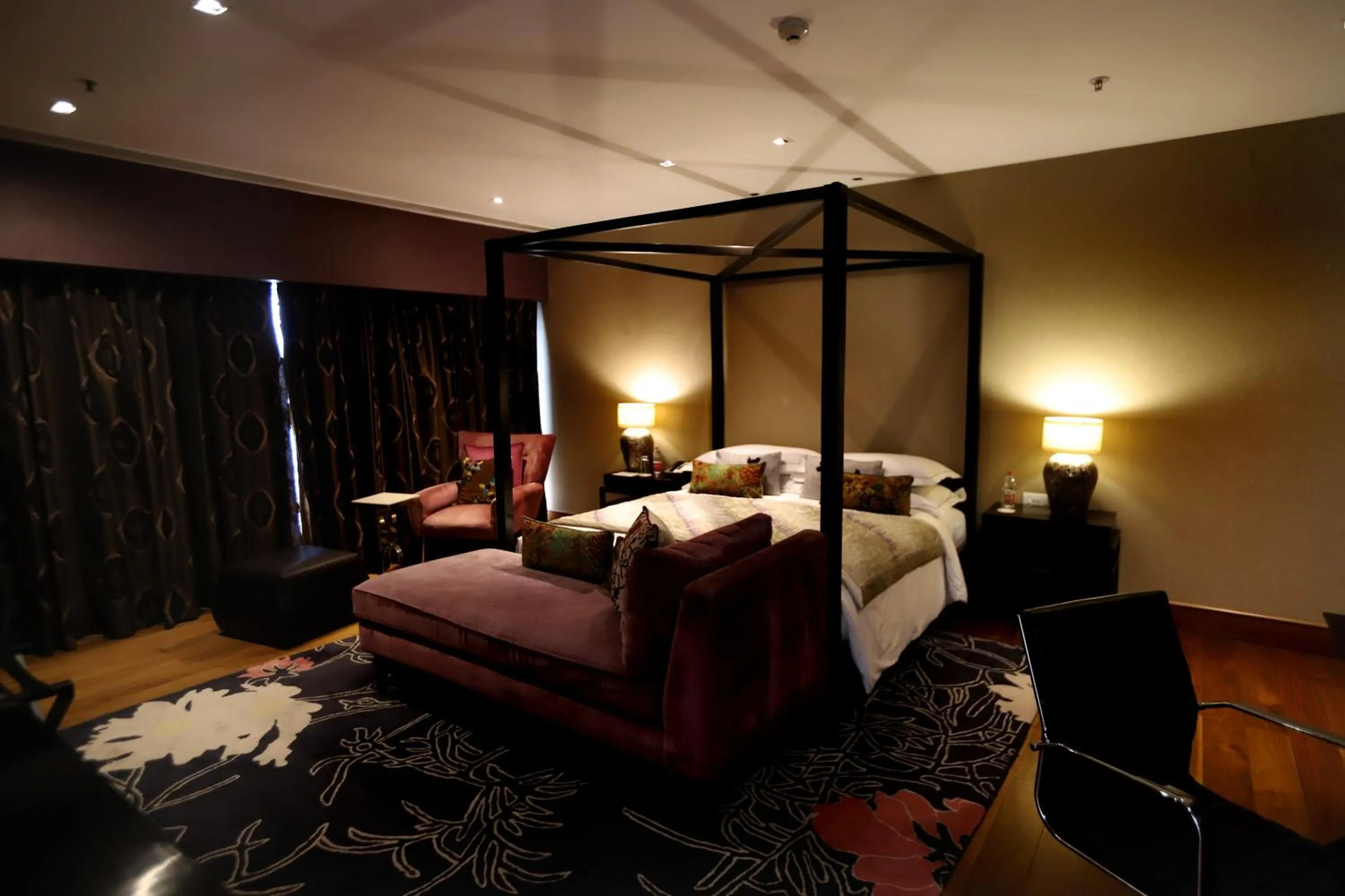 Luxury Suite One Bedroom in Taj Dal View Srinagar