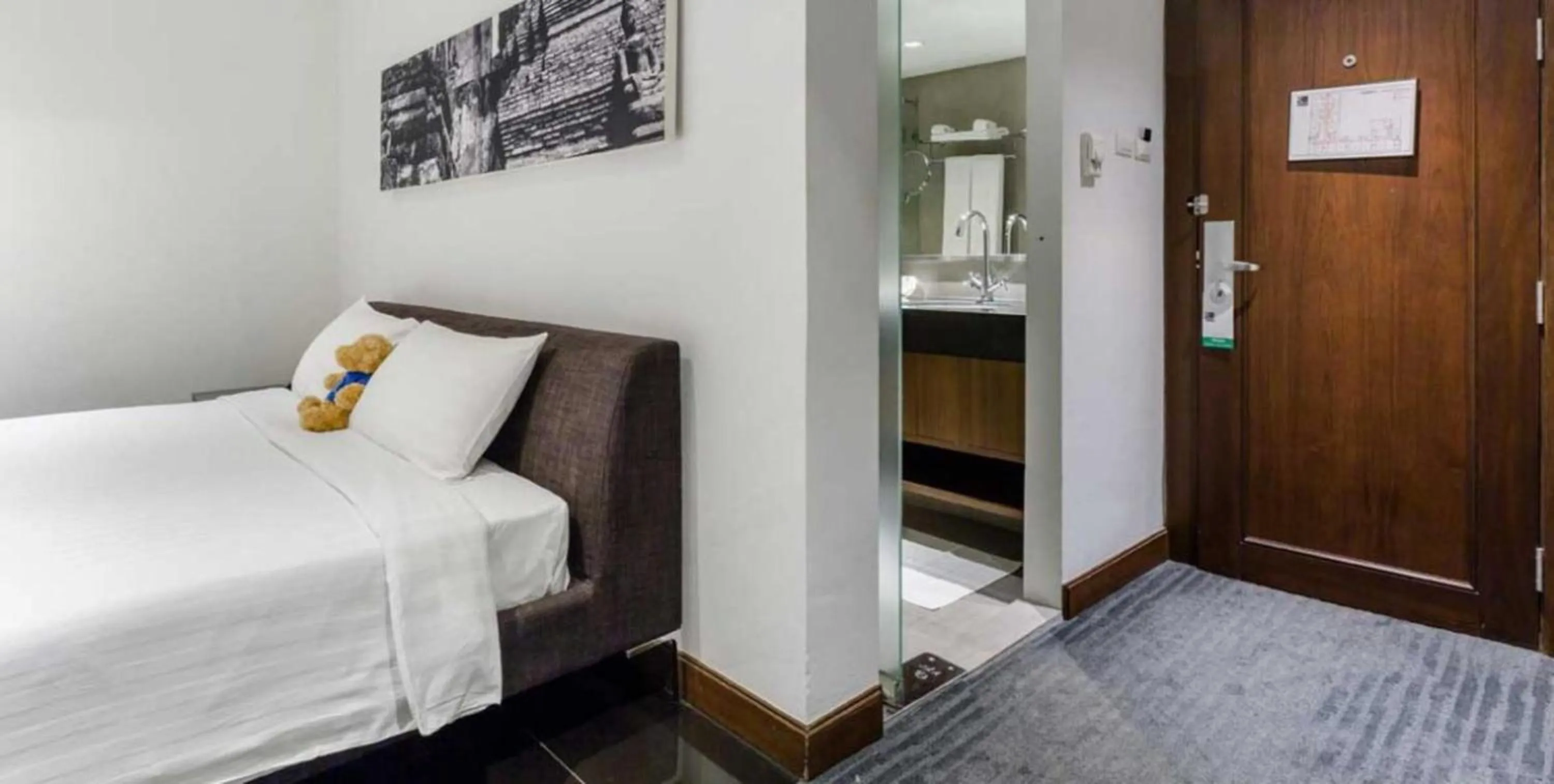 Deluxe Single Room in S33 Compact Sukhumvit Hotel