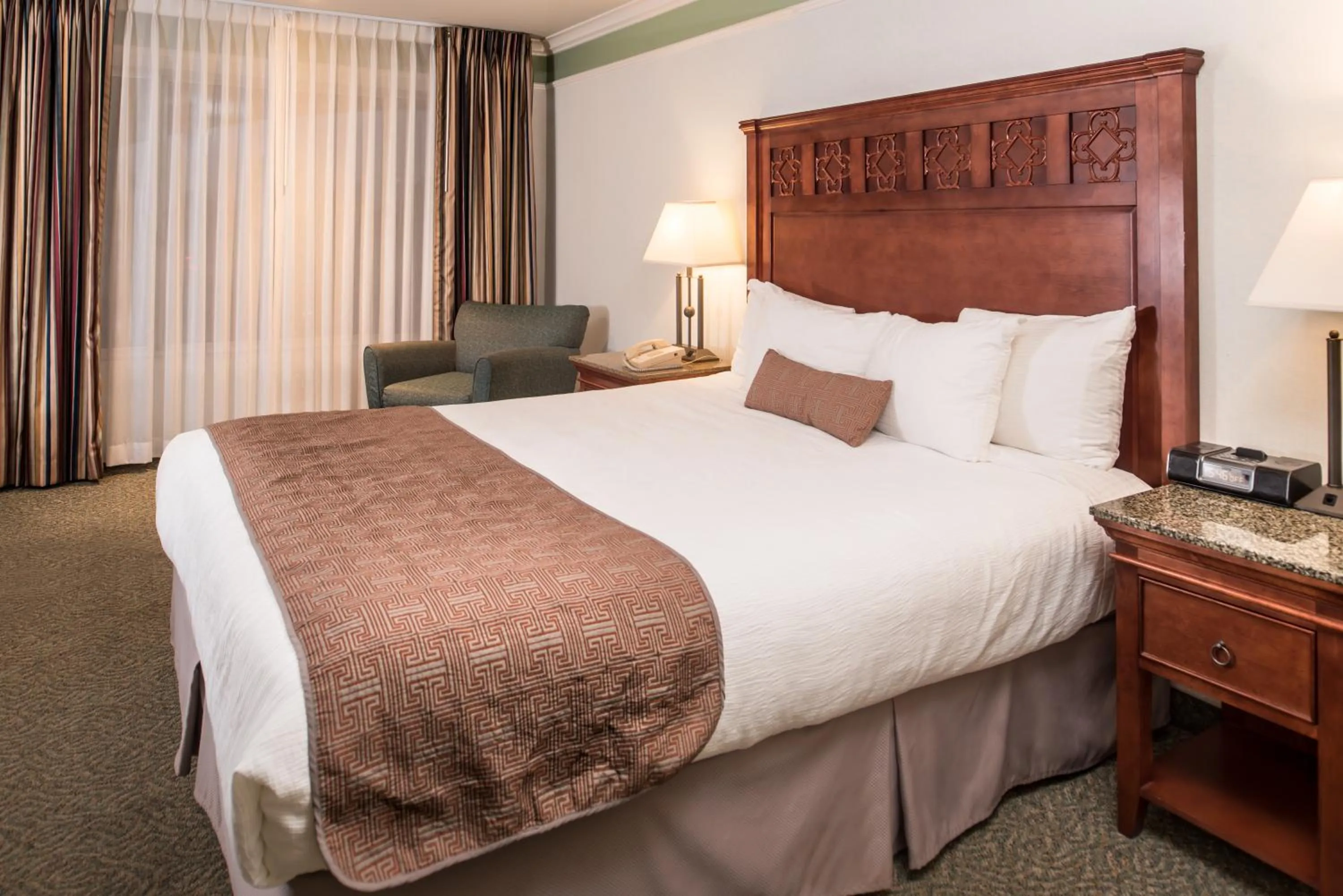 King Room in Laurel Inn & Conference Center