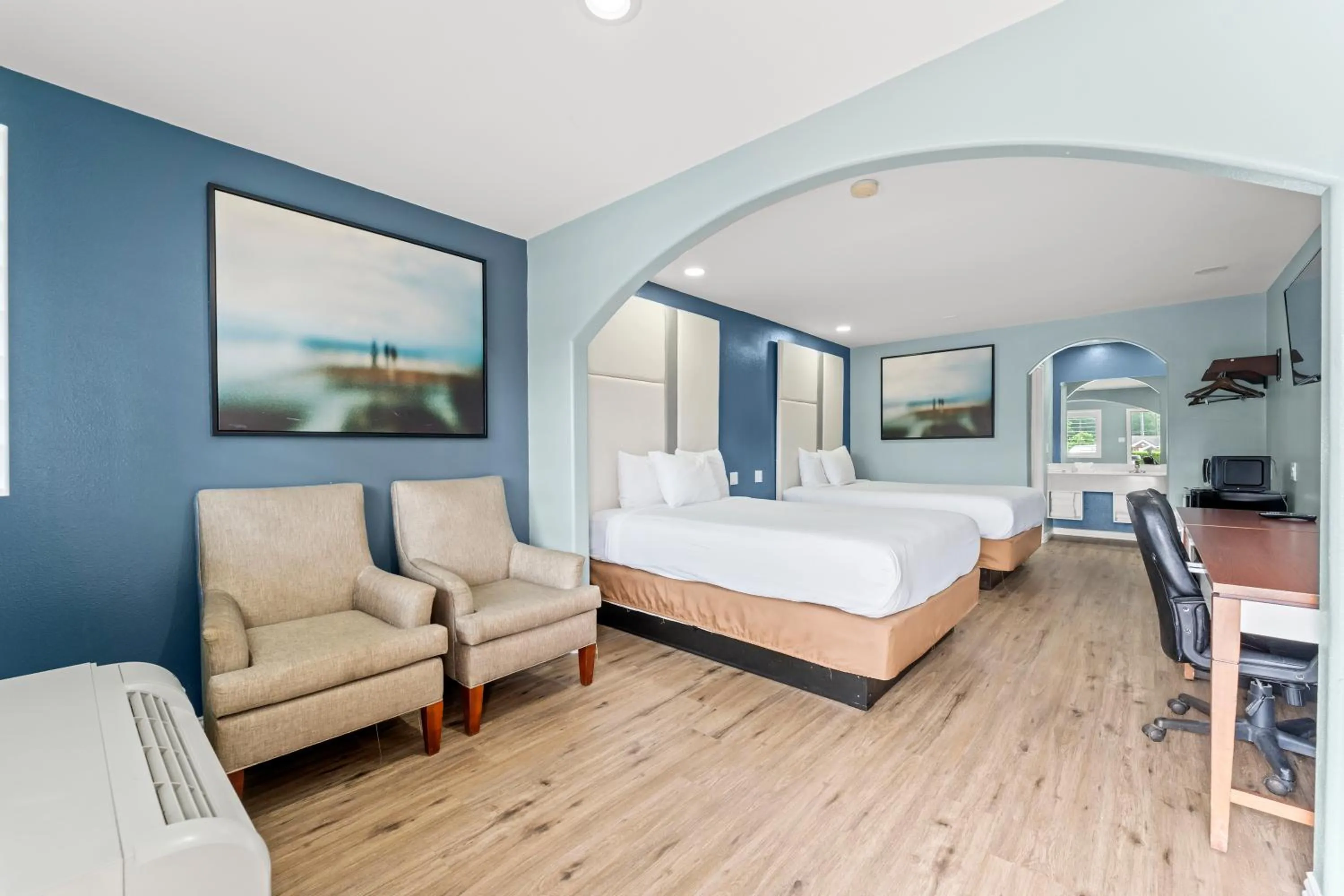 Budget Double Room in Executive Inn & Suites Magnolia