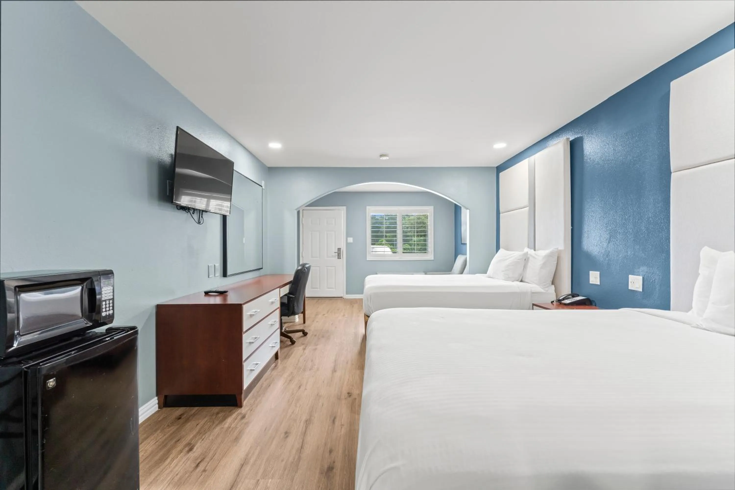 Comfort Queen Room with Two Queen beds in Executive Inn & Suites Magnolia