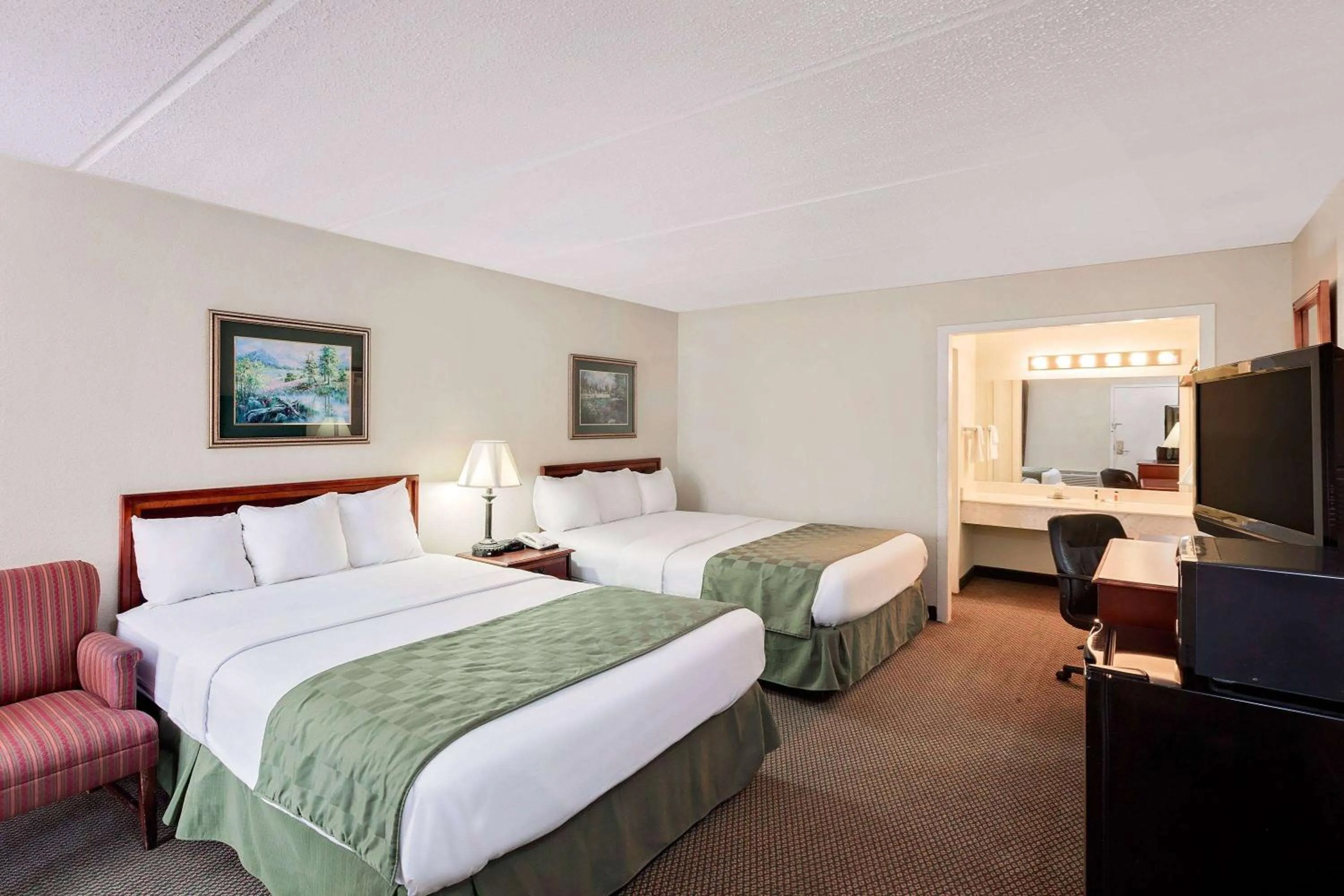 Queen Room with Two Queen Beds - Non-Smoking in Days Inn by Wyndham Bay City