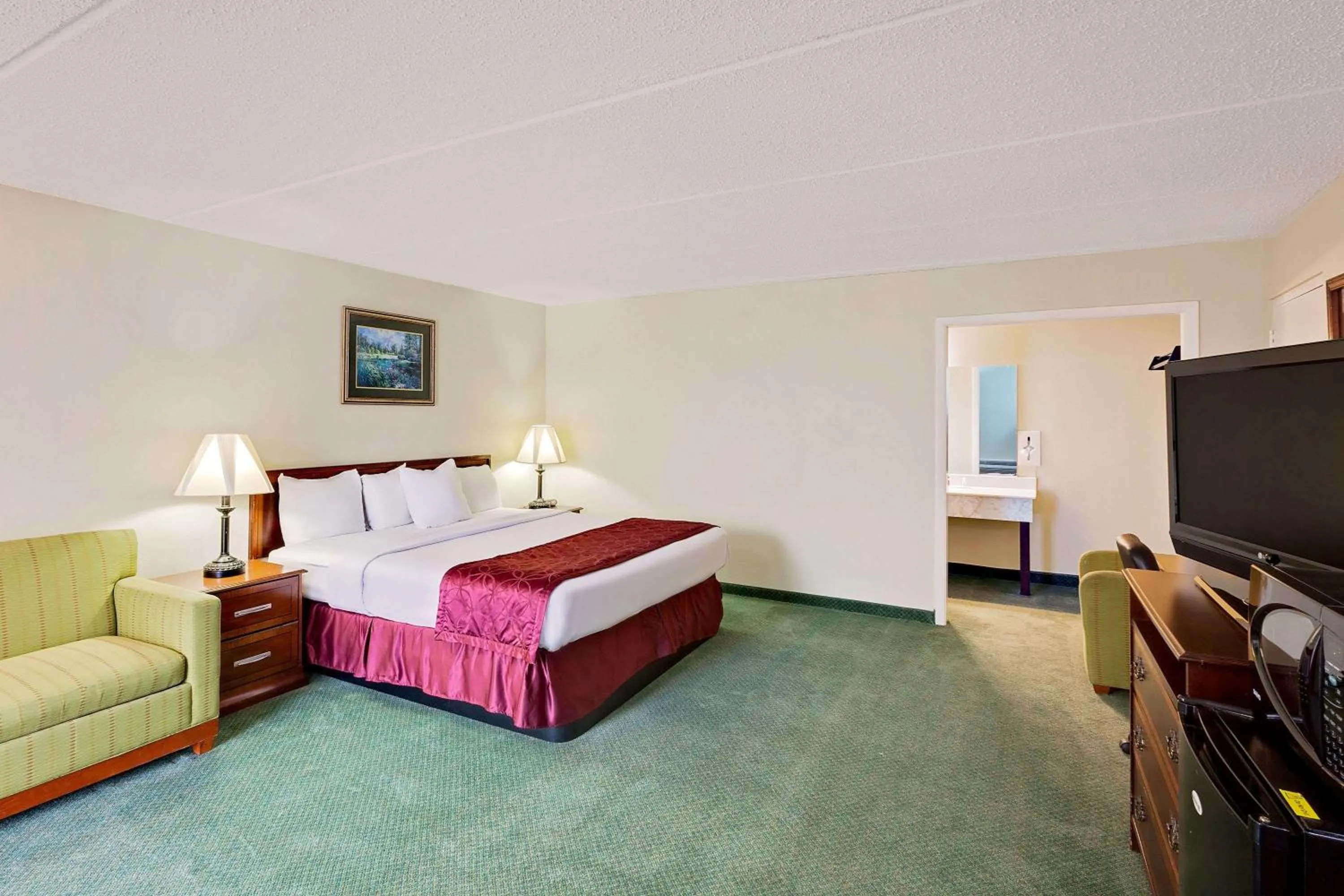 Studio King Suite - Non-Smoking in Days Inn by Wyndham Bay City