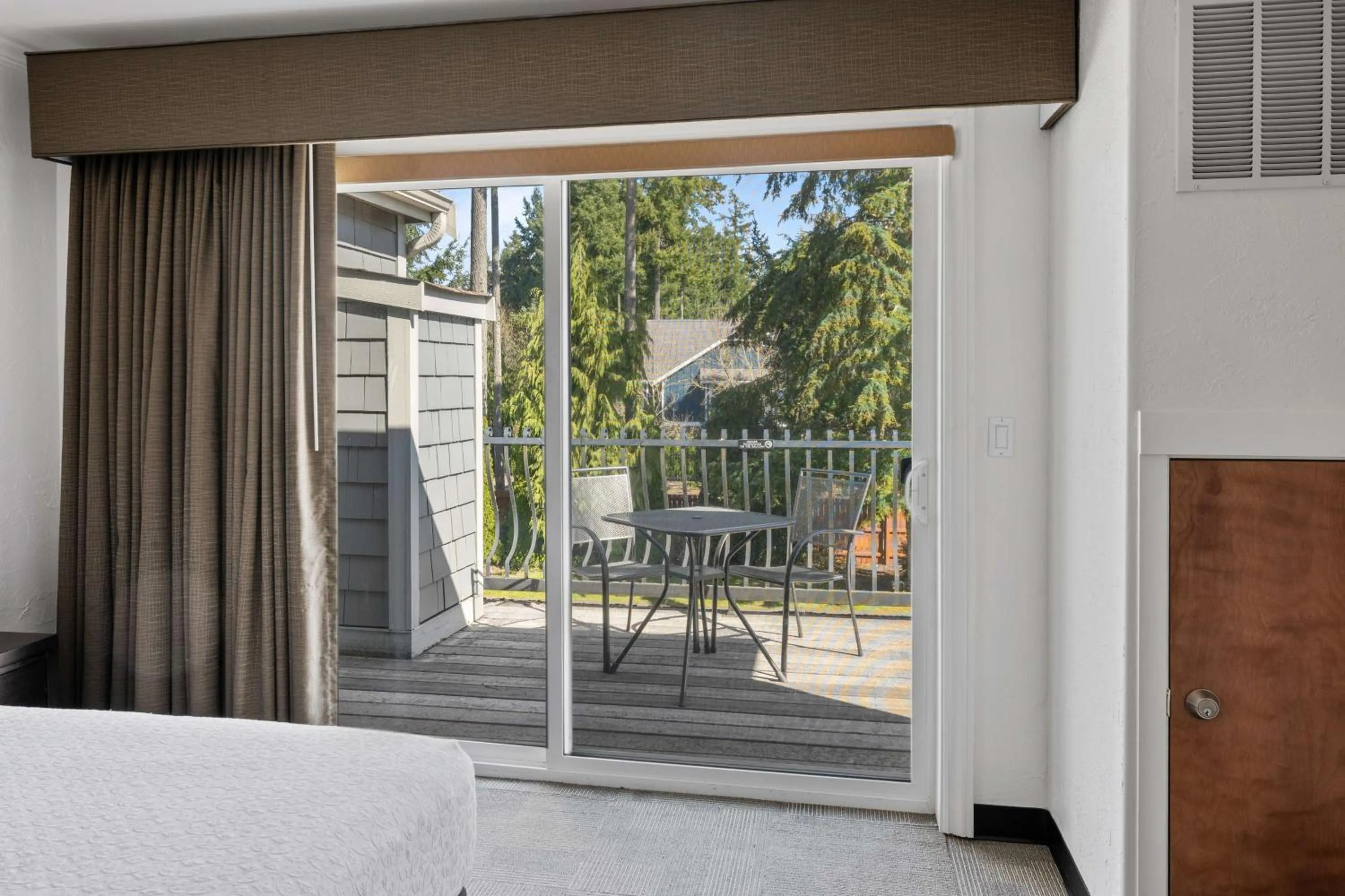 King Suite with Queen Sofabed - Balcony - Kitchenette - Non Smoking in Best Western Wesley Inn & Suites