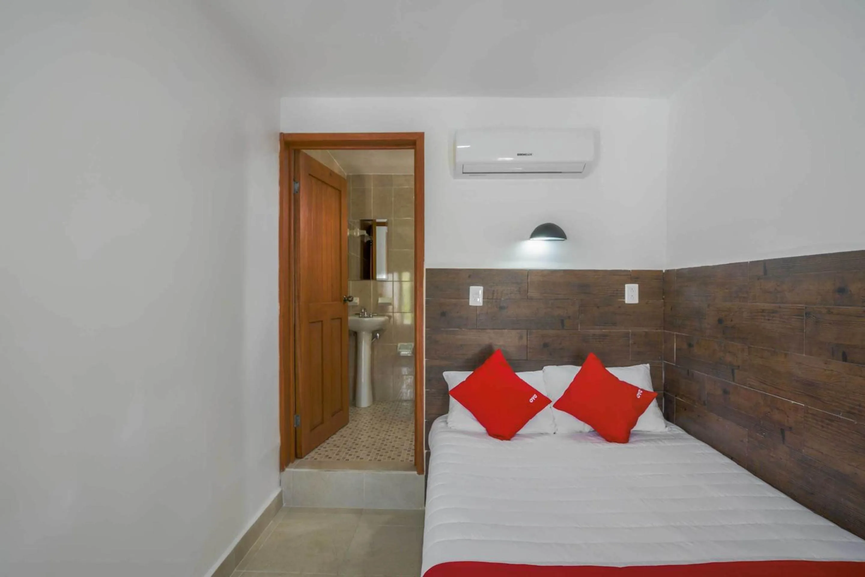 Basic Single  - single occupancy in OYO Hotel Palma Real