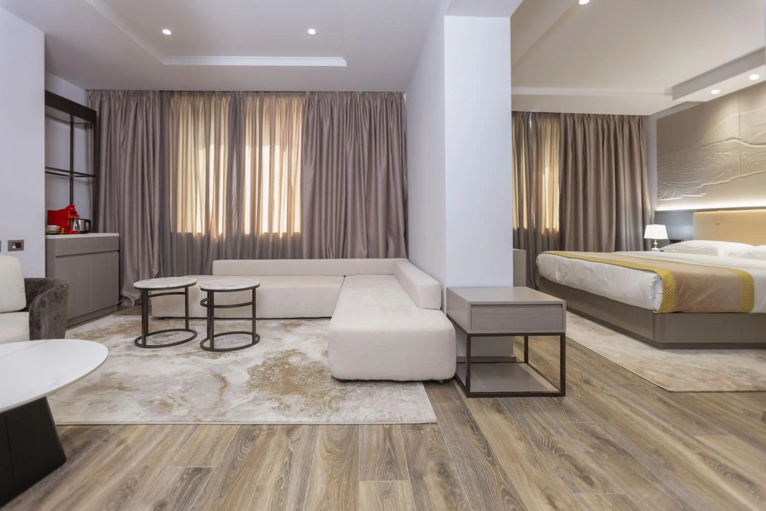 Junior Suite in Shkodër Grand Hotel Europa Affiliated by Meliá