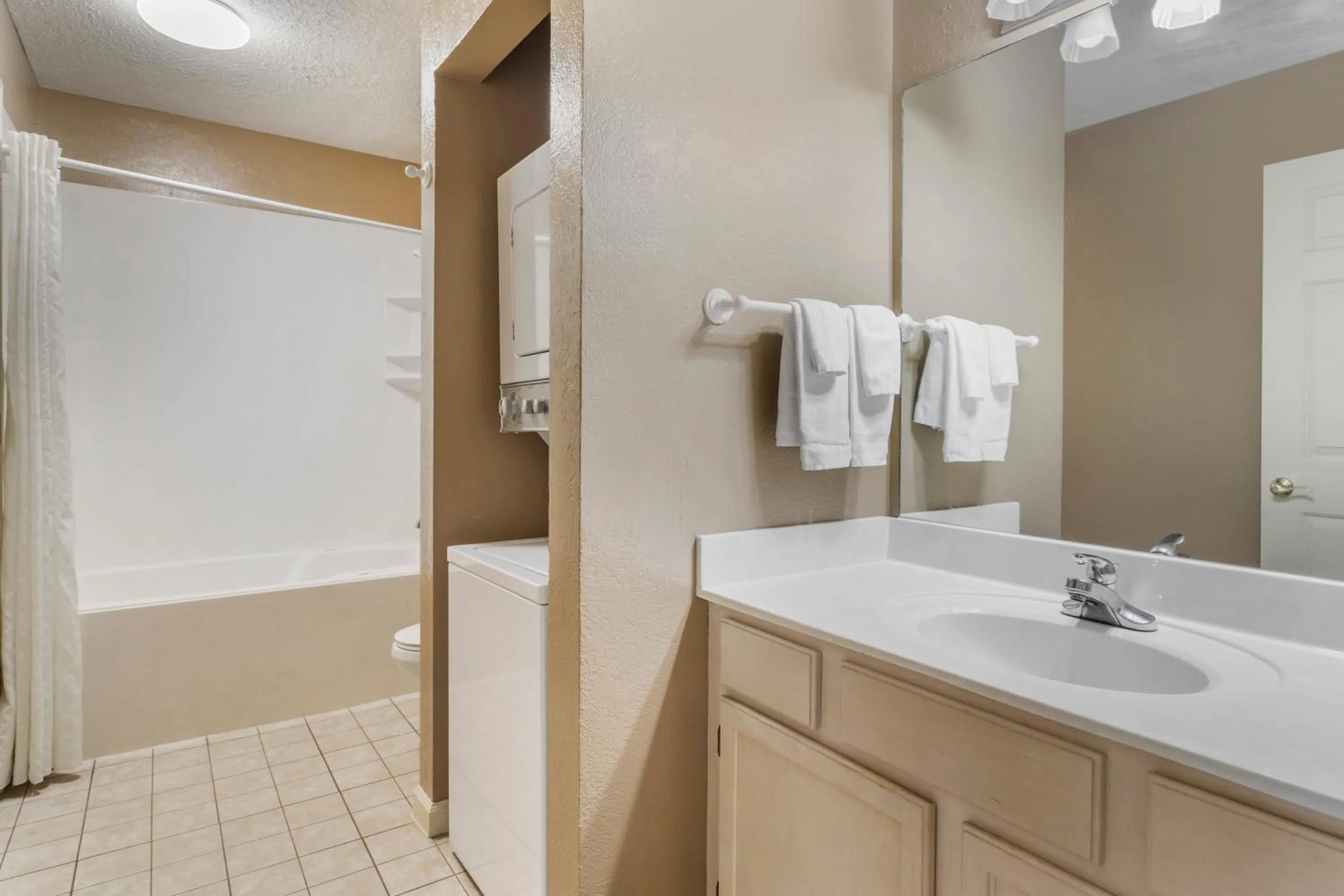Two-Bedroom Suite in Sunrise Ridge Resort