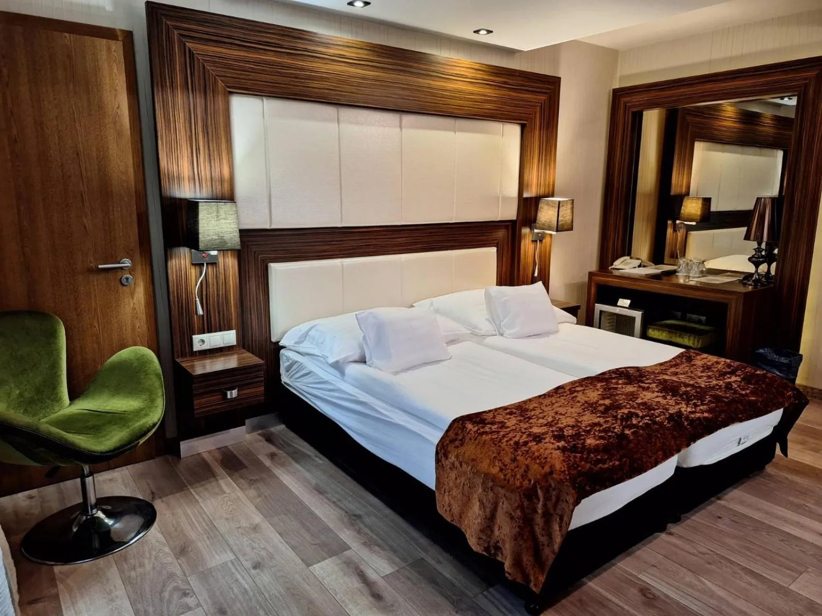 Standard Double Room in Duna Garden Hotel