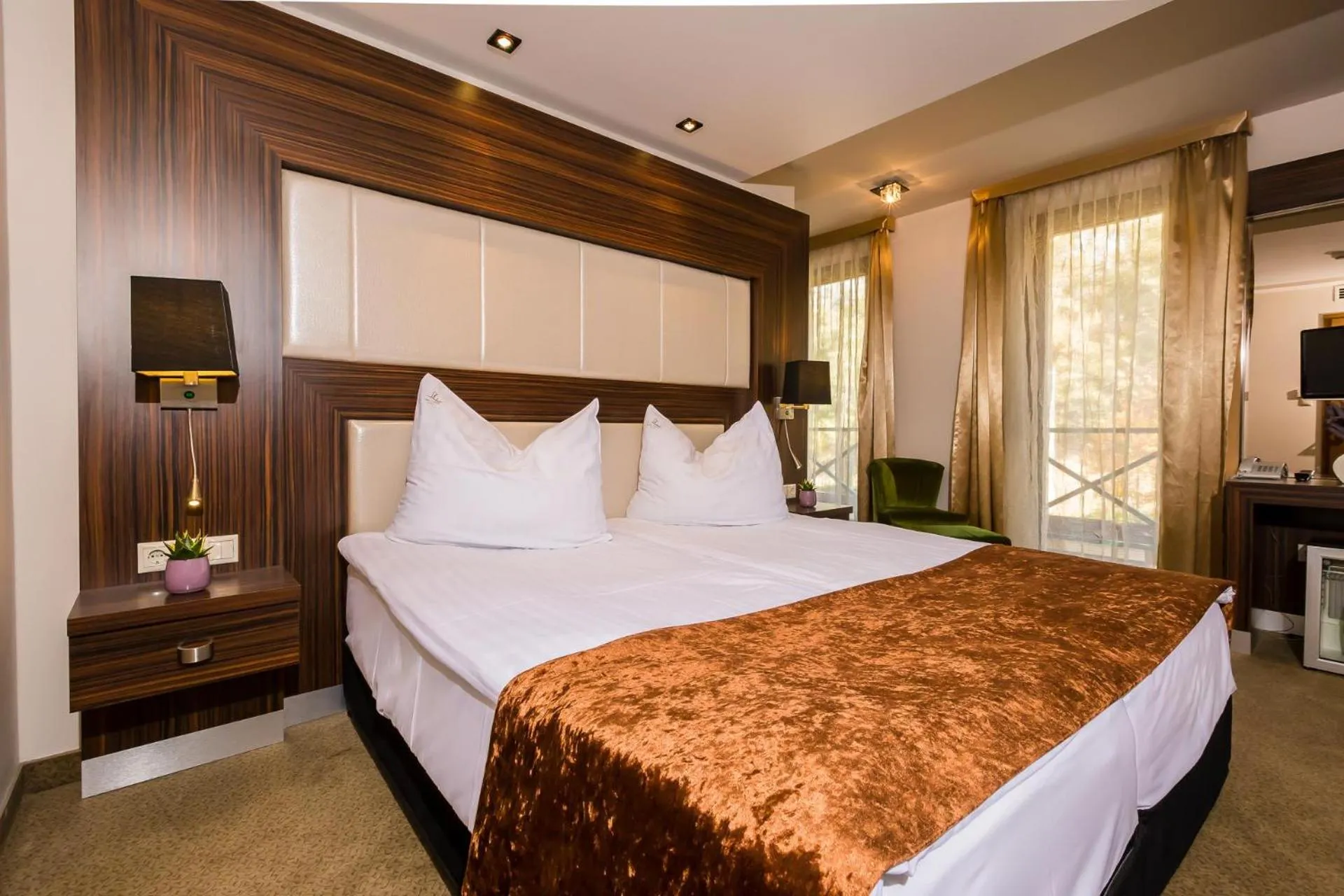 Deluxe Room in Duna Garden Hotel