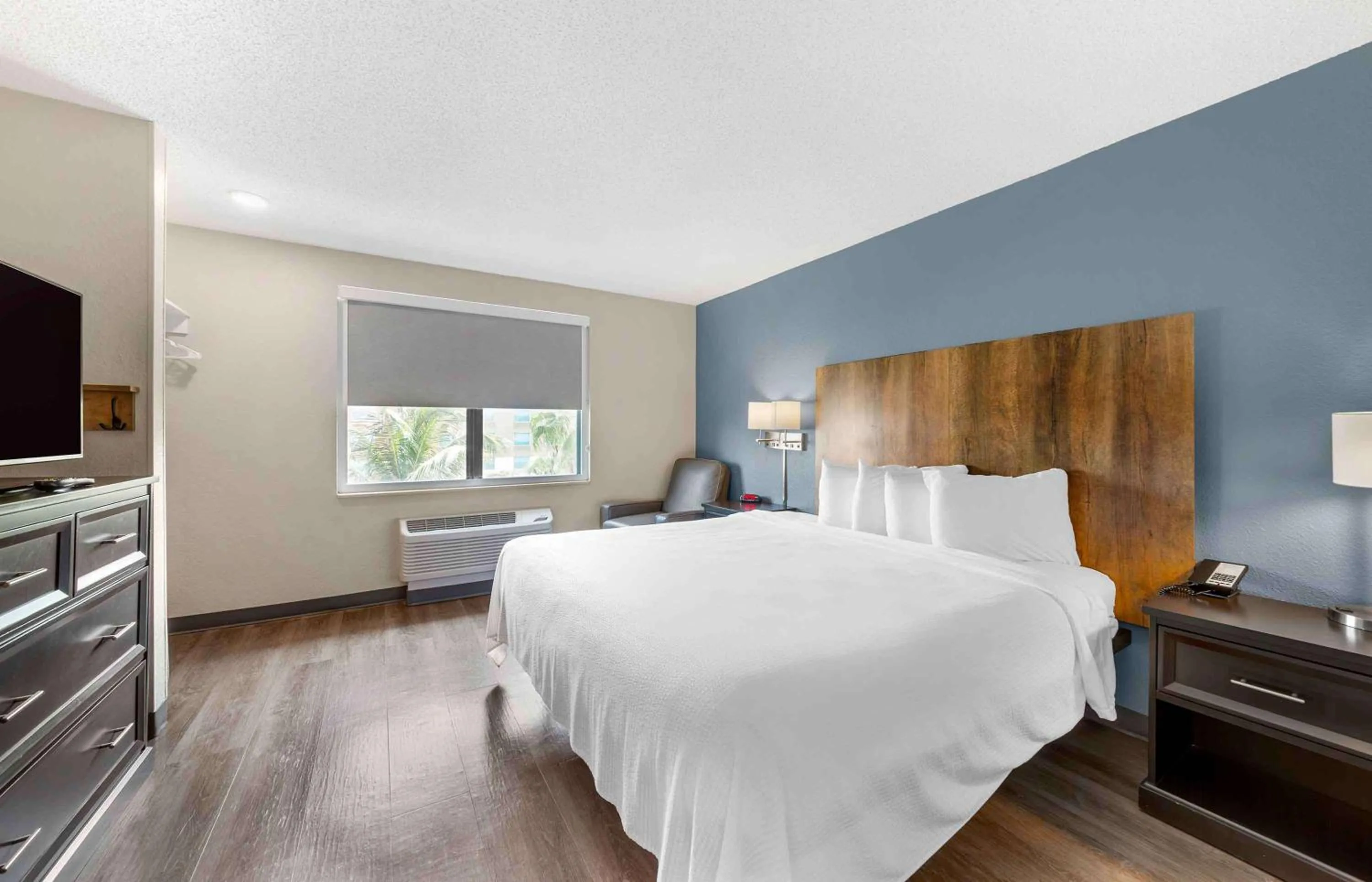 Queen Studio - Disability Access/Non-Smoking in Extended Stay America Premier Suites - Fort Lauderdale - Convention Center - Cruise Port