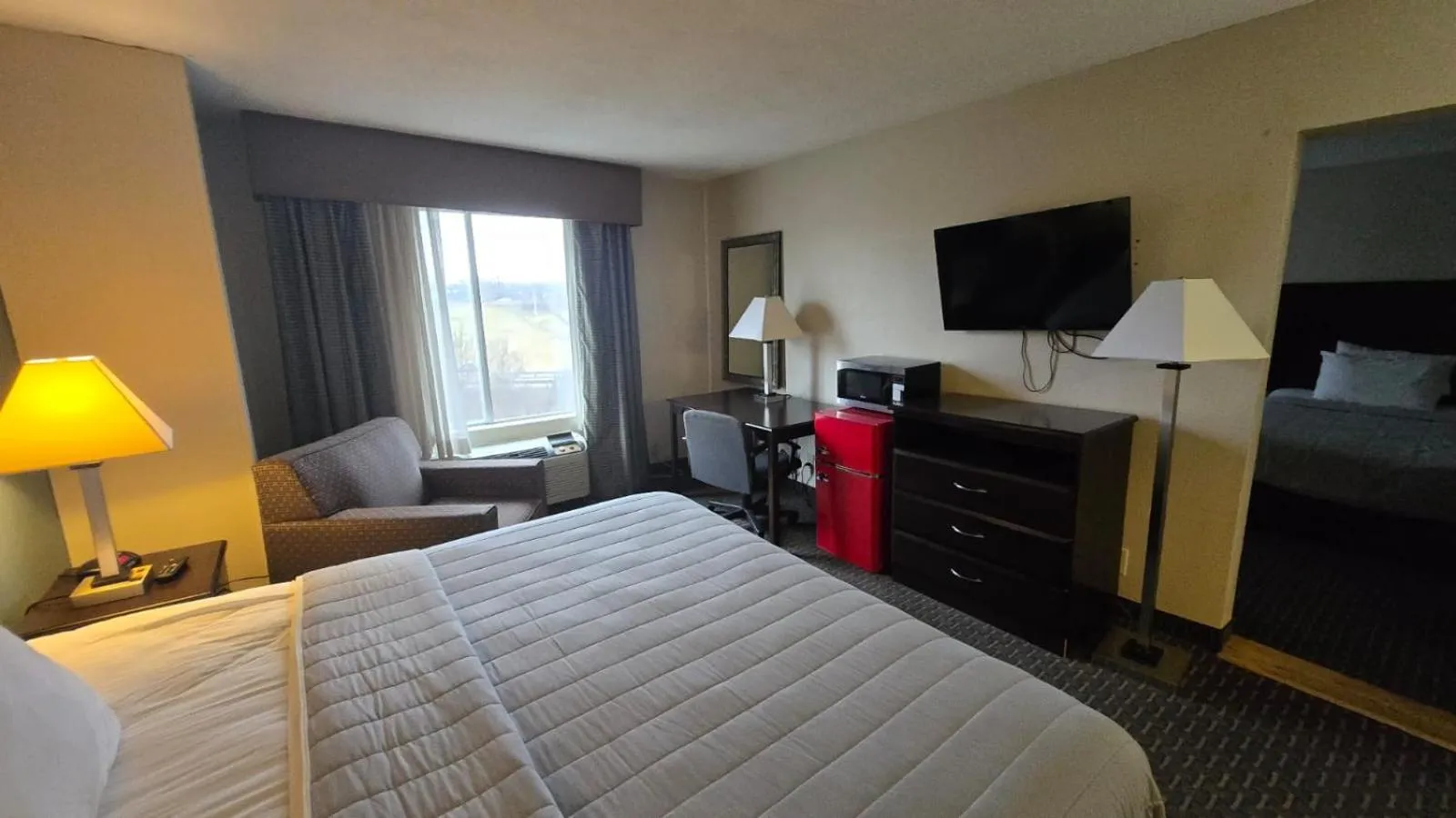 King Bed in Copley Inn & Suites By OYO Akron OH