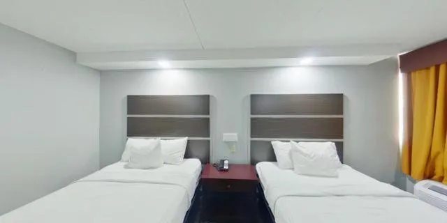 Deluxe Double Room with Two Double Beds - Non-Smoking in Days Hotel by Wyndham Danville Conference Center