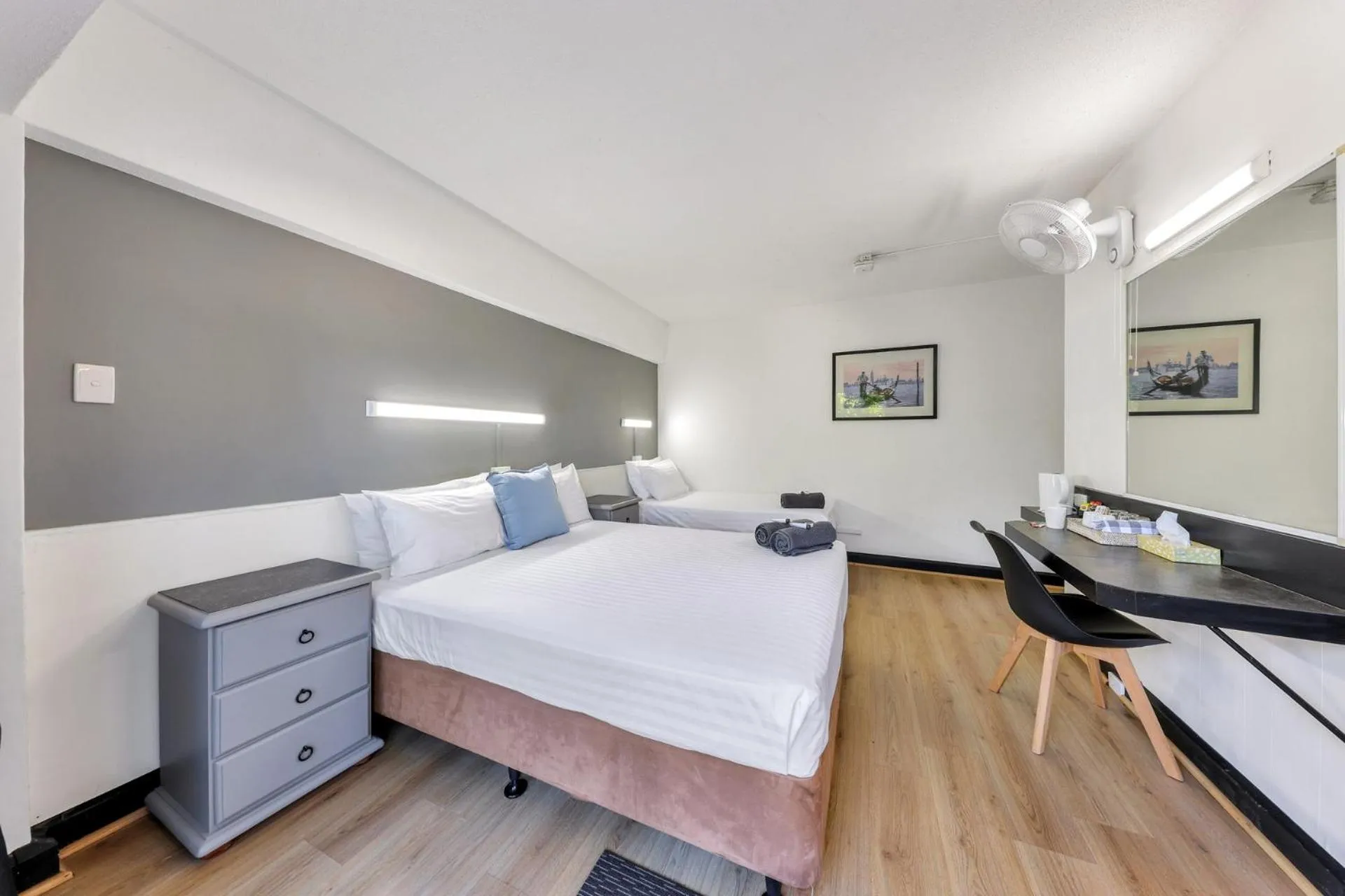 Triple Room in Paravista Motel