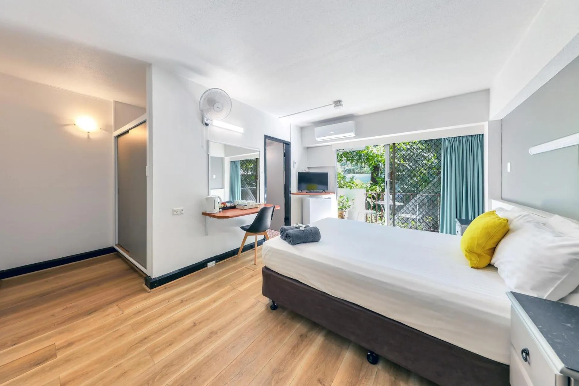 Queen Room in Paravista Motel