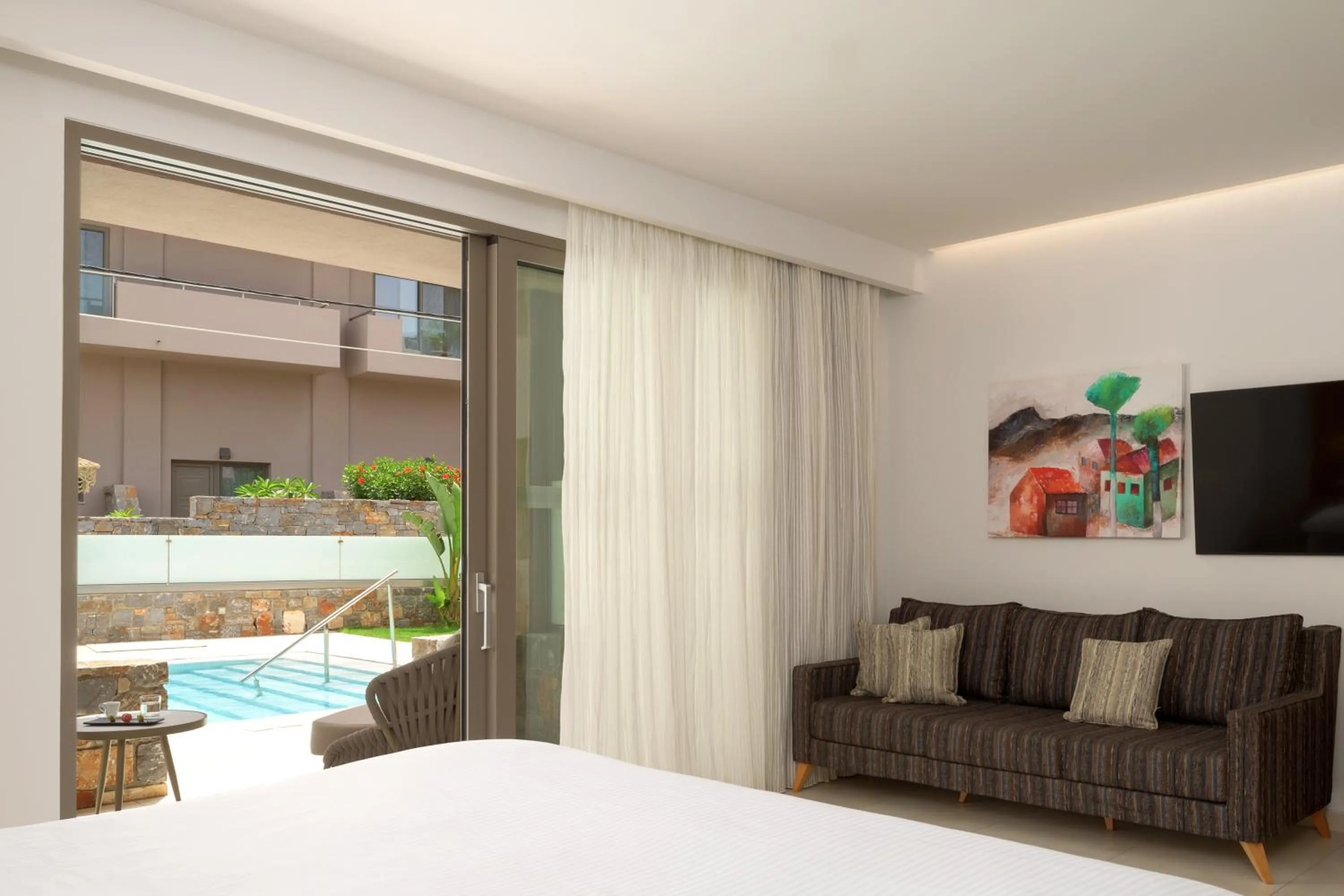 White Deluxe Swim-Up Suite in High Beach White - Adults Only