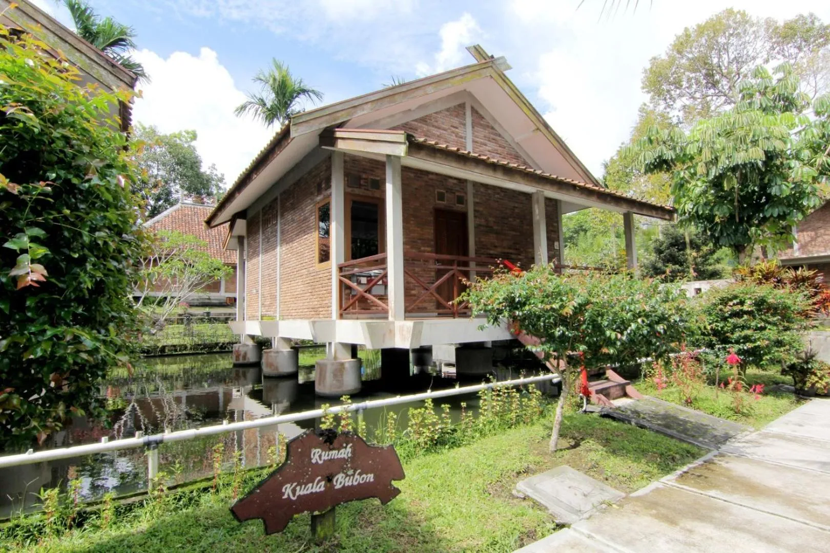 Two-Bedroom Cottage in Disaster Oasis