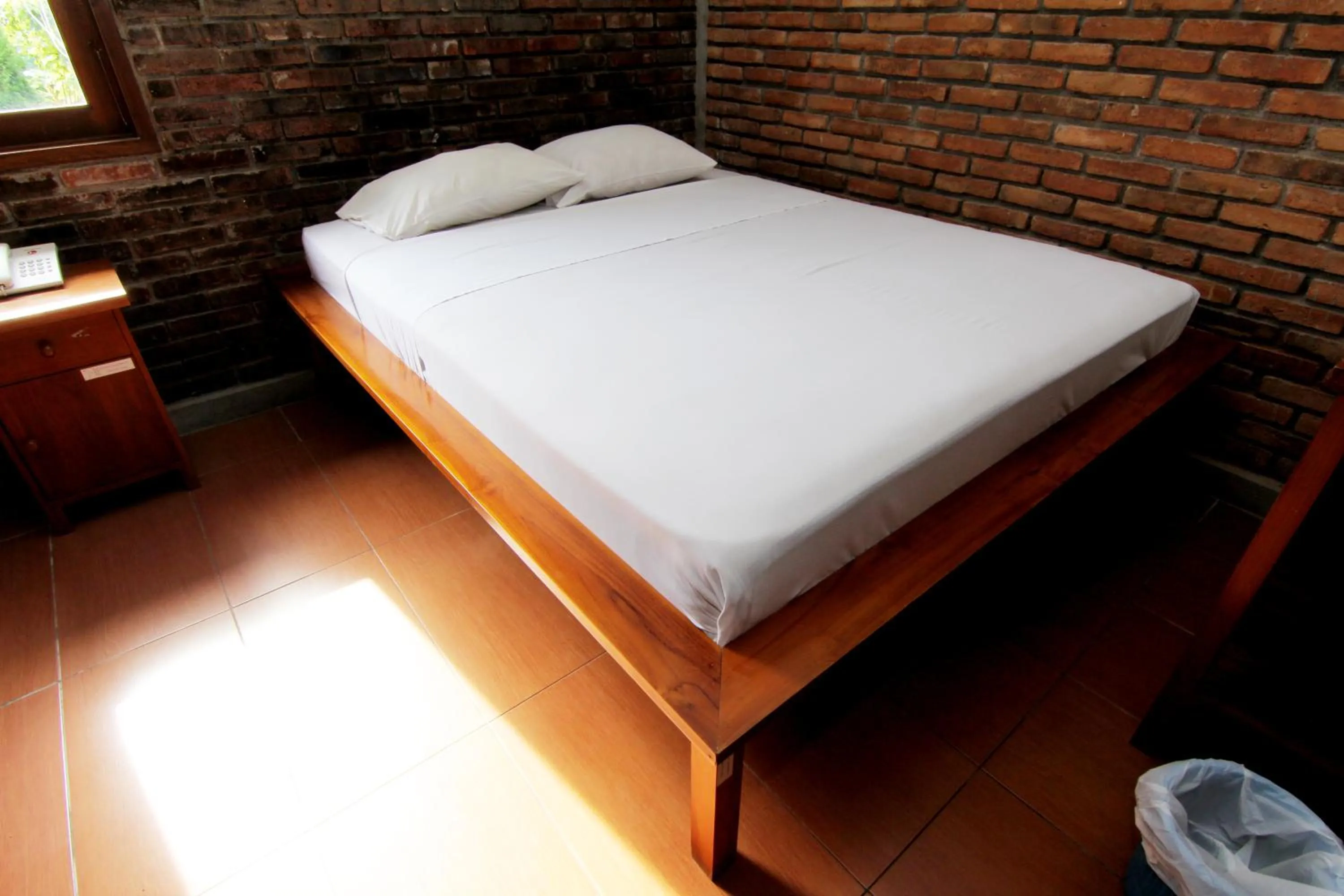 Five-Bedroom House in Disaster Oasis