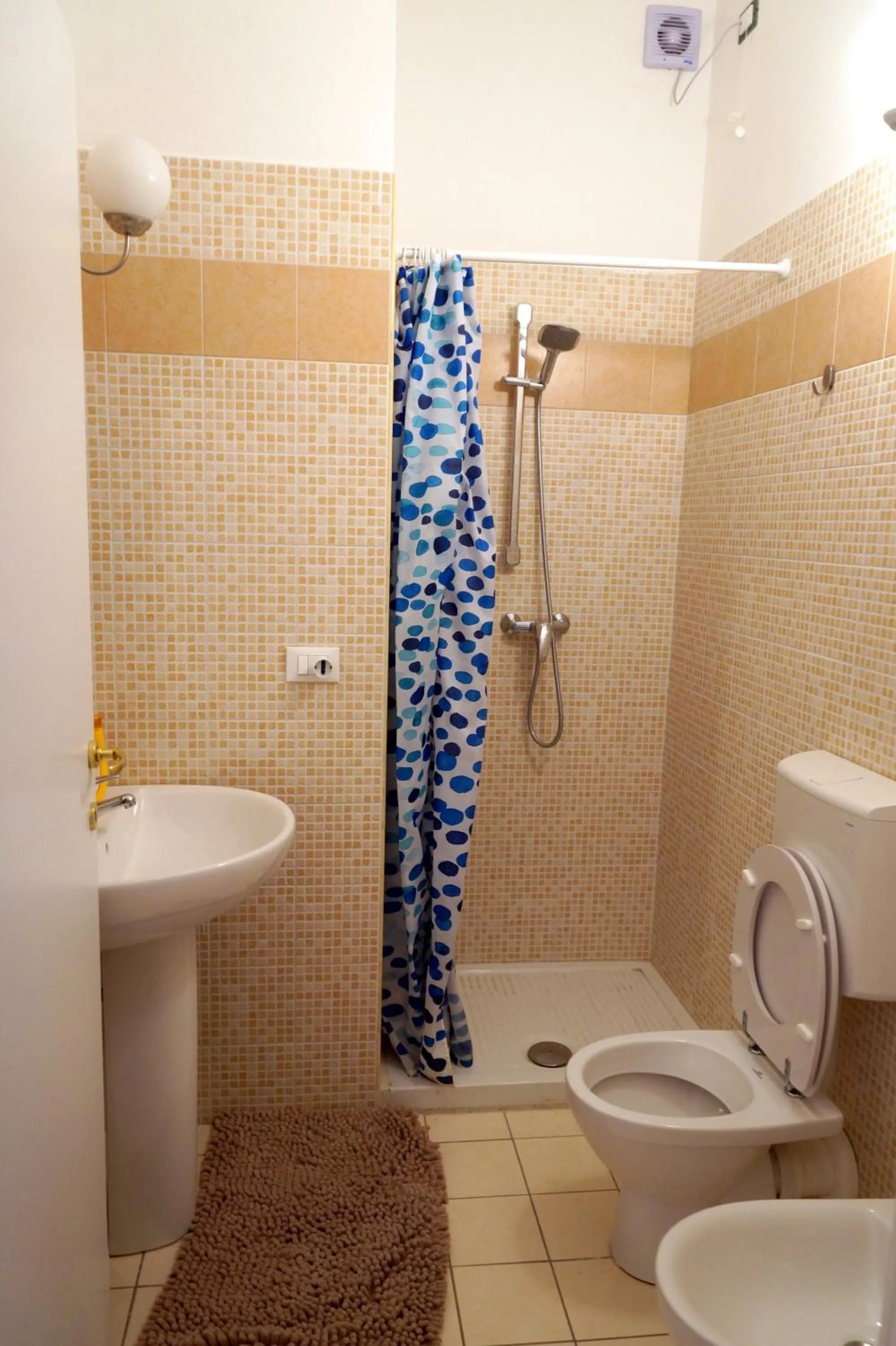 Budget Twin Room in NOEMI & JULIENNE