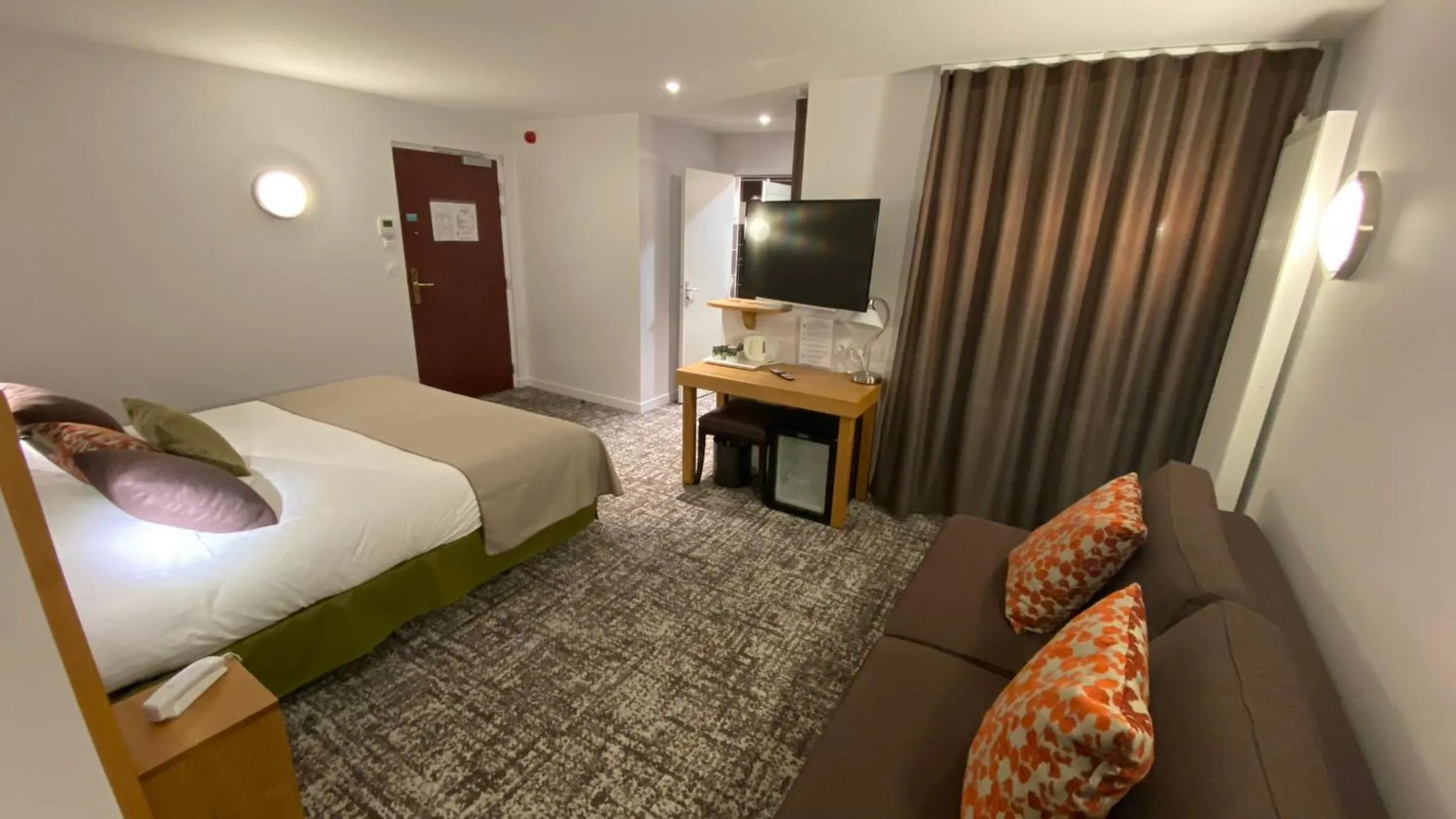 Superior Triple Room in Logis - Le Christina