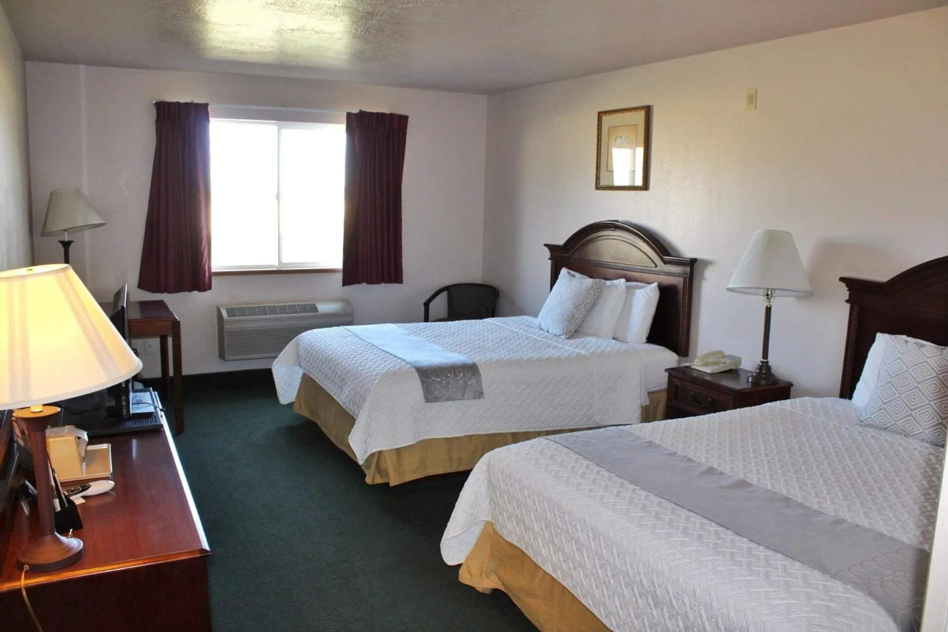 Queen Room - Disability Access in Scipio Hotel