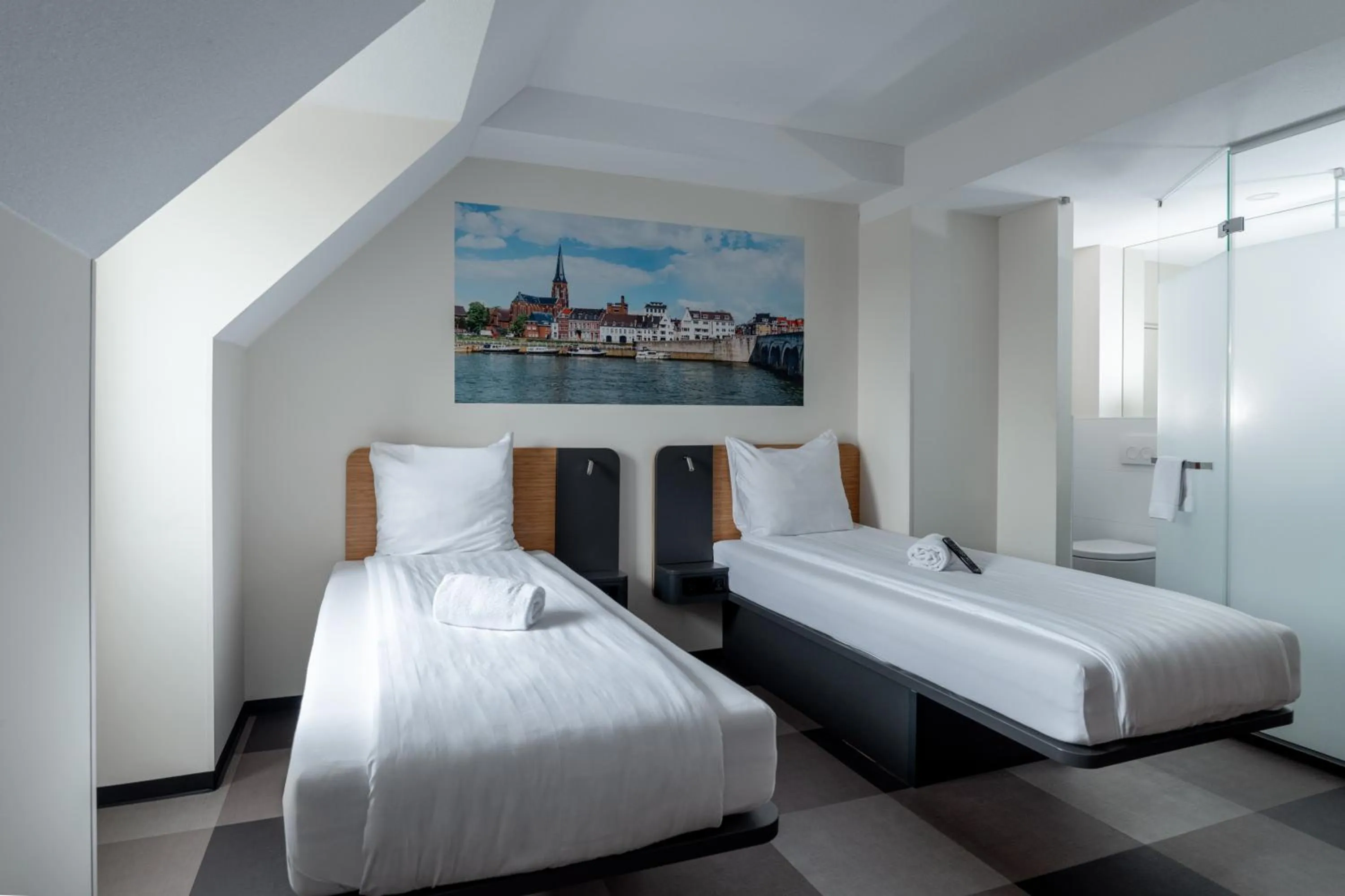 Standard Twin Room in easyHotel Maastricht City Centre