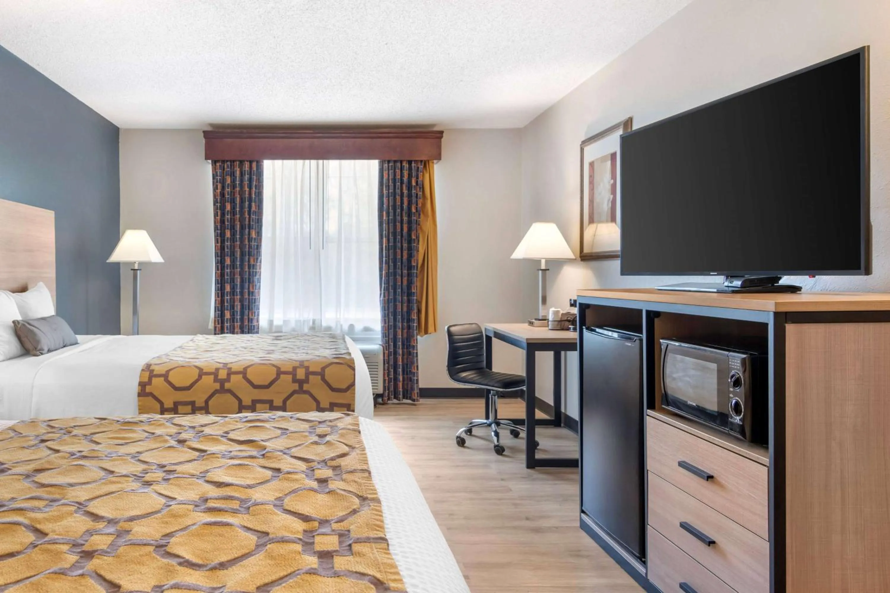 Queen Room with Two Queen Beds - Non-Smoking in Baymont by Wyndham Kennesaw