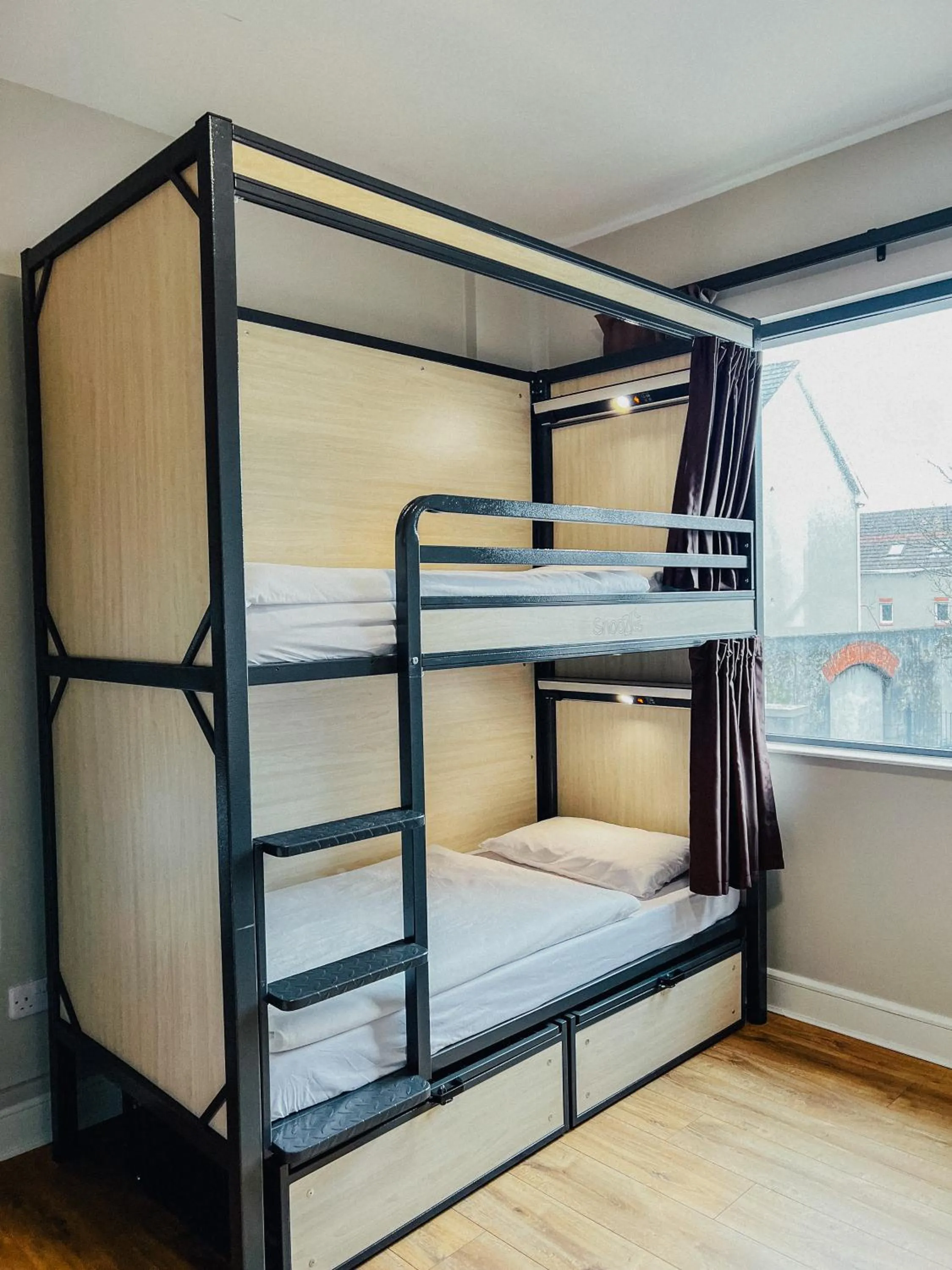  Bed in 10-Bed Mixed Dormitory Room in Snoozles Galway City Centre