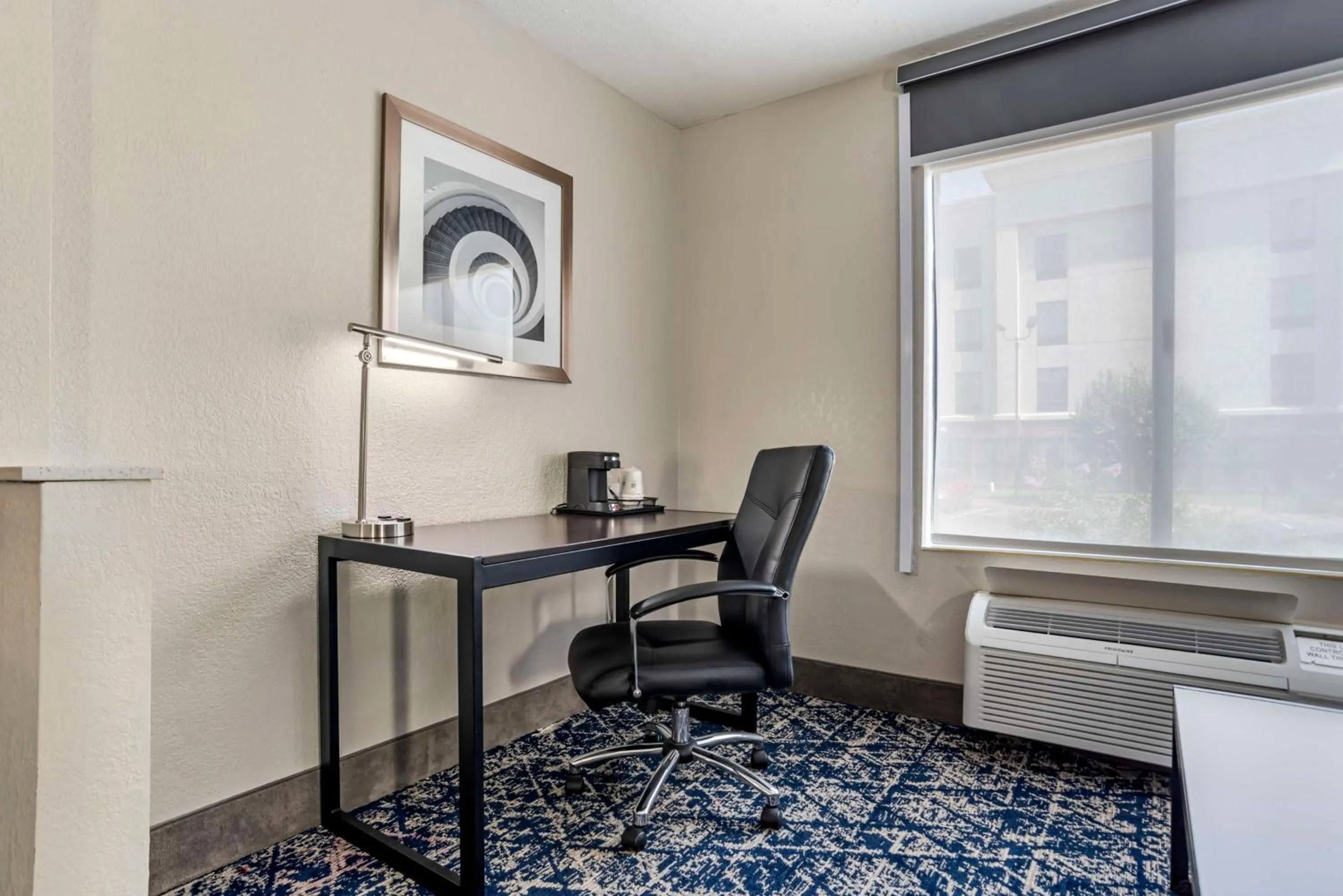 King Suite with Sofa Bed - Non-Smoking in Best Western Canton Inn