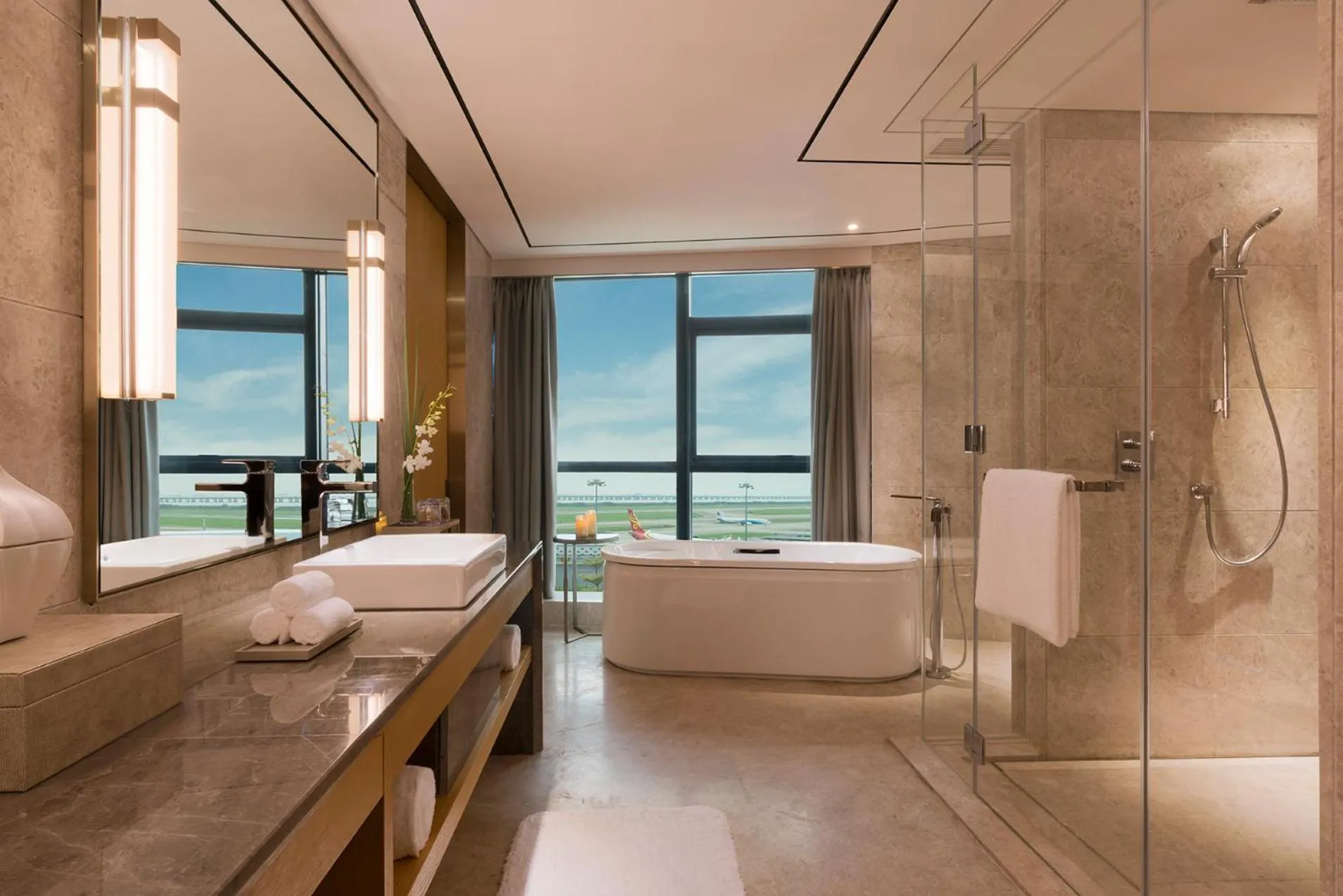 Deluxe King Room - Club Access in Hyatt Regency Shenzhen Airport
