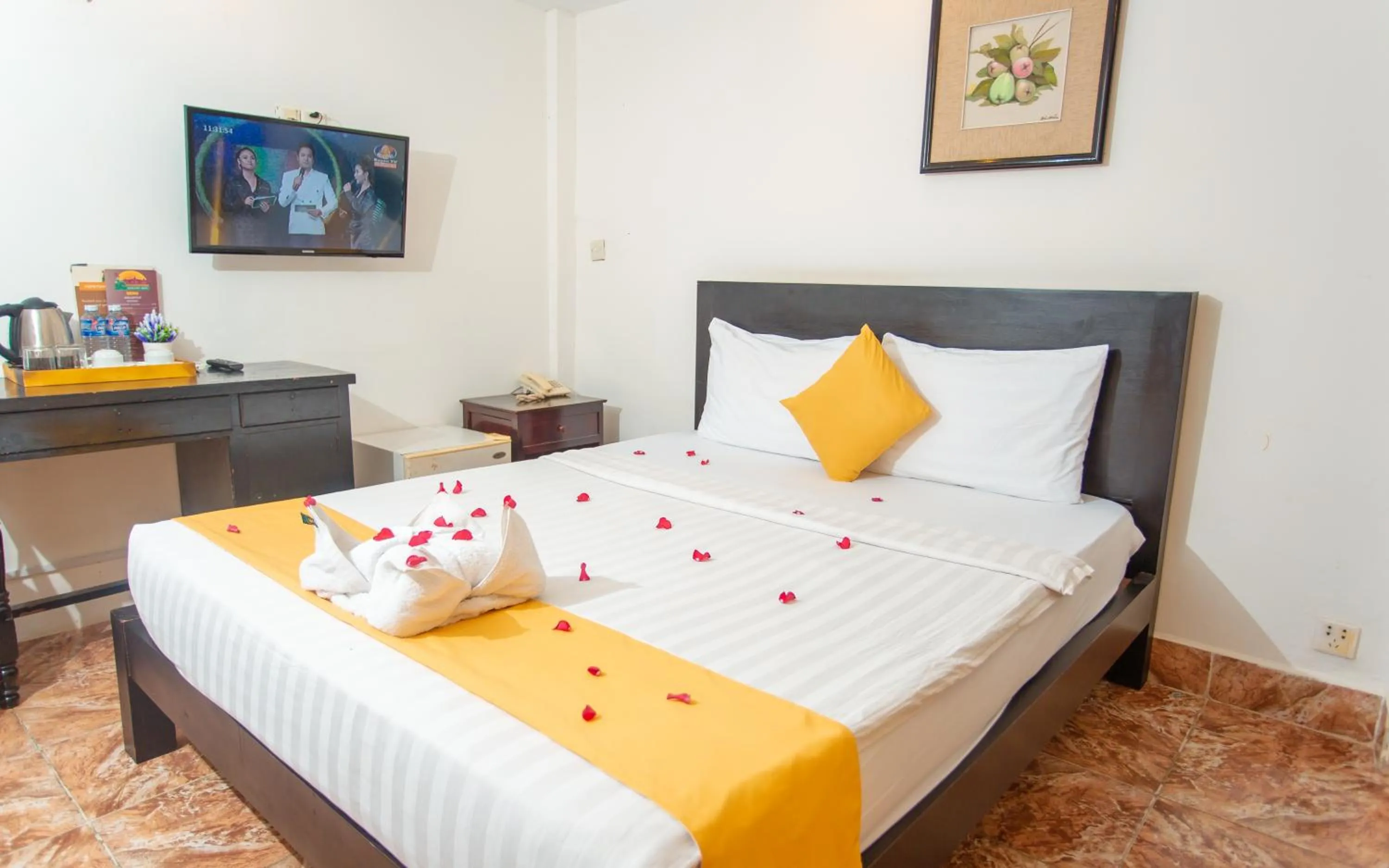 Superior Double Room with Window in Best Central Point Hotel