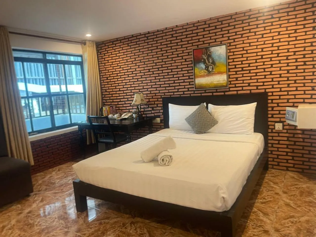 Deluxe Double Room with Balcony in Best Central Point Hotel