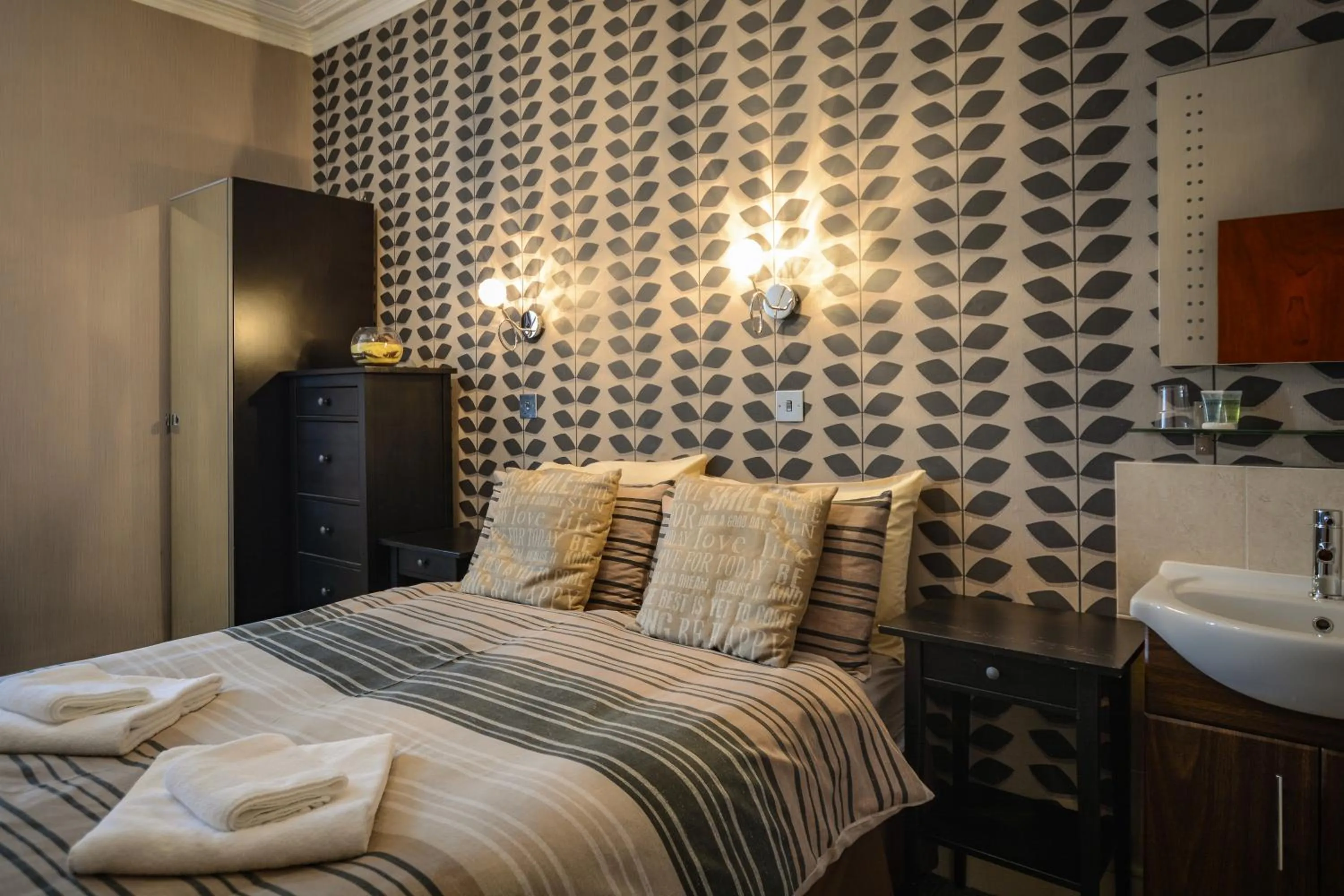 Standard Double Room with Shared Bathroom in Tanes Hotel