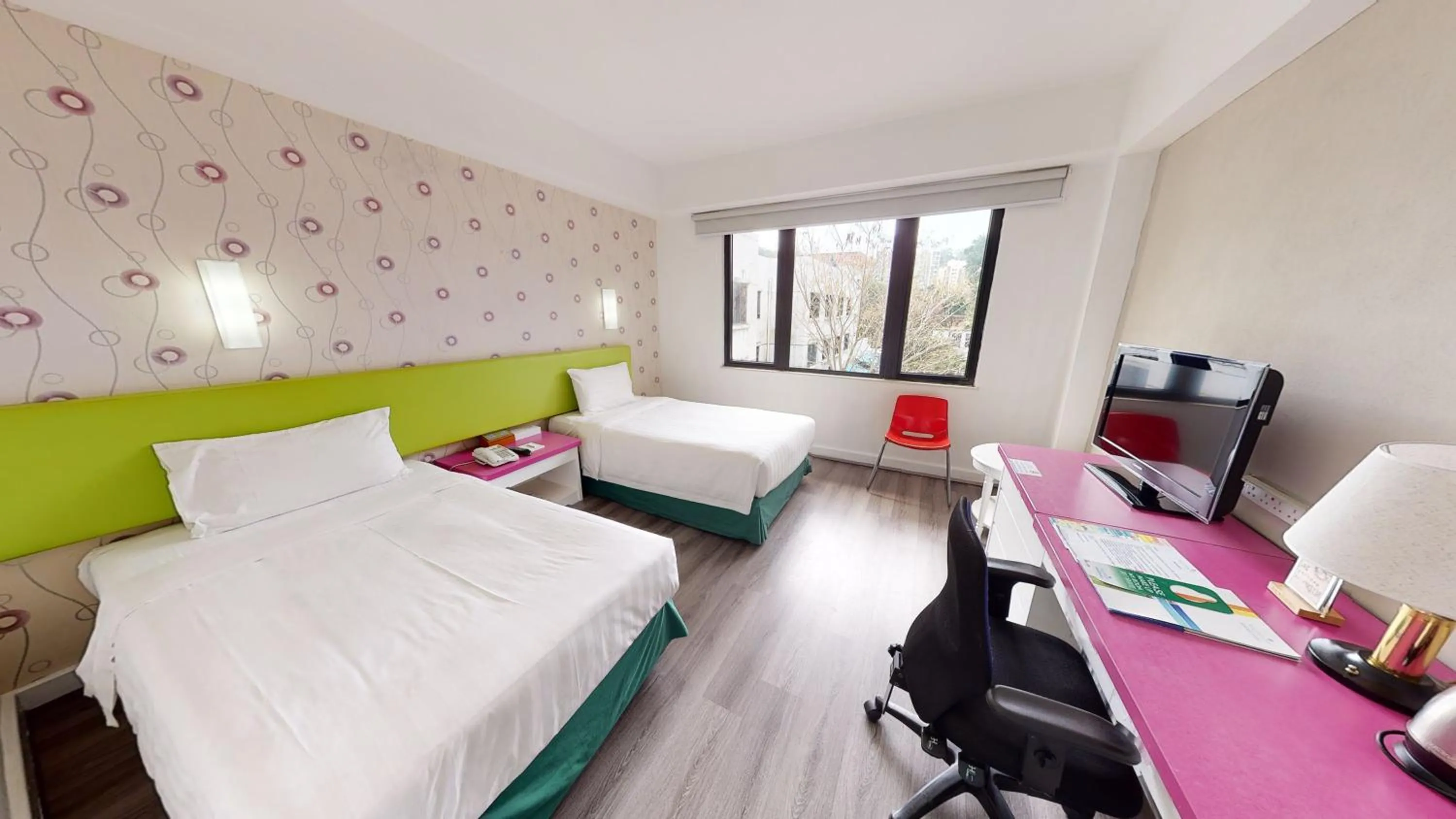 Standard Twin Room in Silvermine Beach Resort