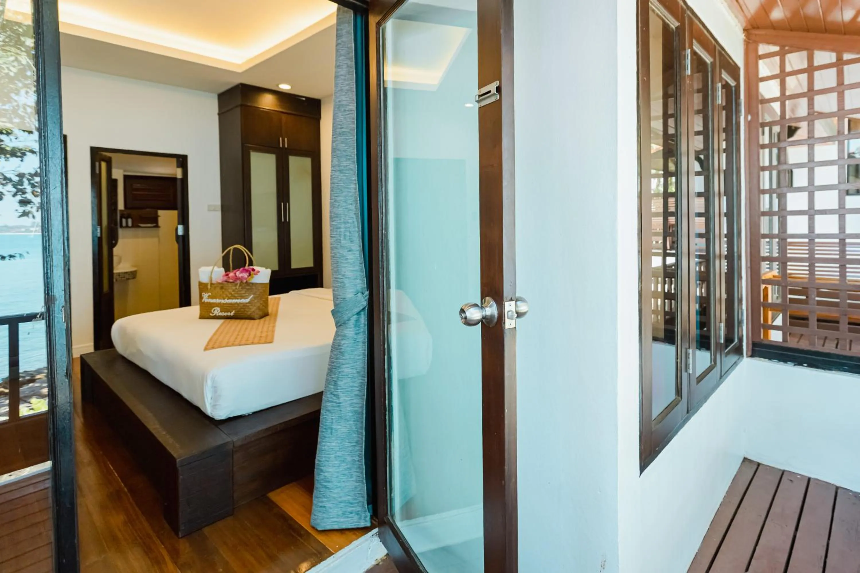 Queen Room with Sea View in Vimarn Samed Resort